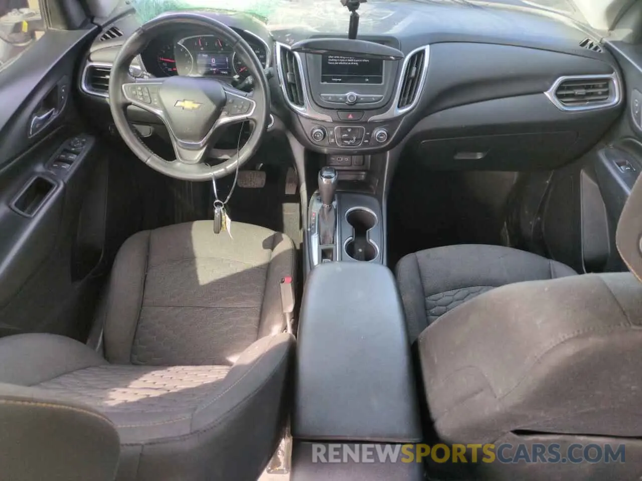 8 Photograph of a damaged car 2GNAXTEV1K6218553 CHEVROLET EQUINOX 2019
