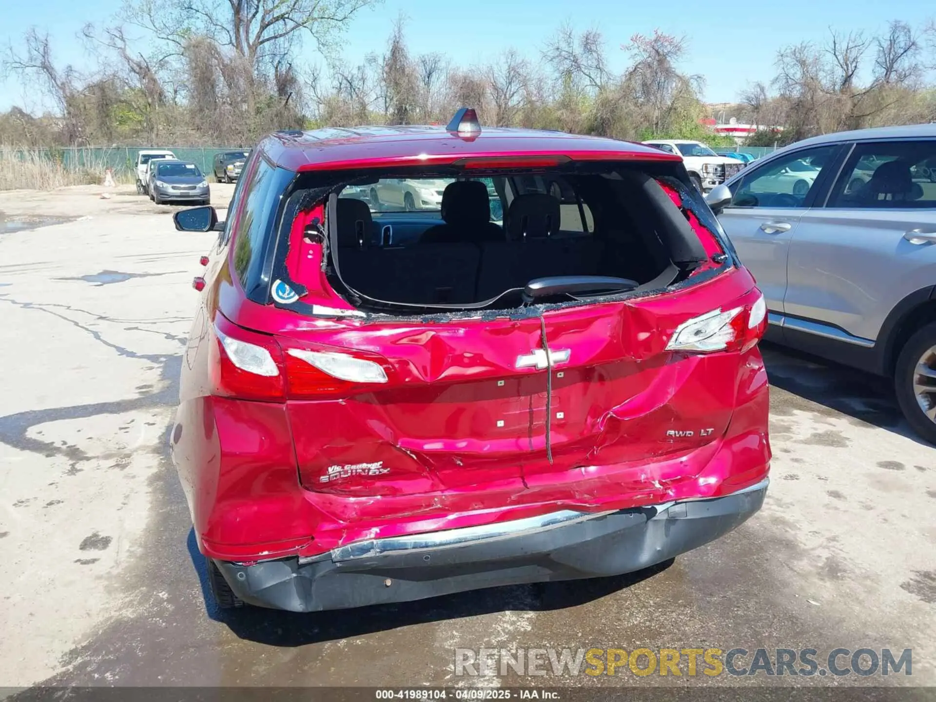 6 Photograph of a damaged car 2GNAXTEV1K6247390 CHEVROLET EQUINOX 2019