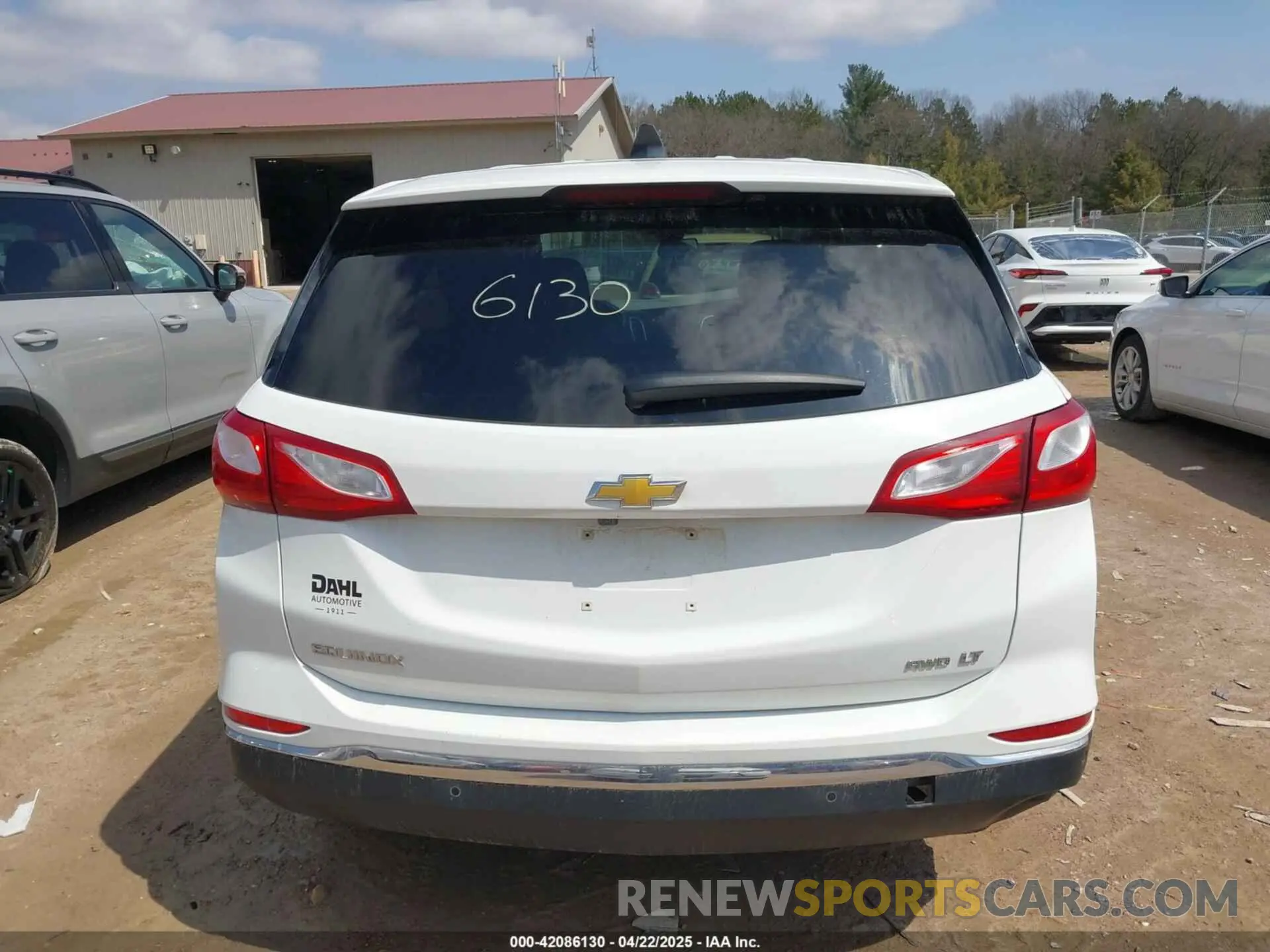 16 Photograph of a damaged car 2GNAXTEV1K6255280 CHEVROLET EQUINOX 2019