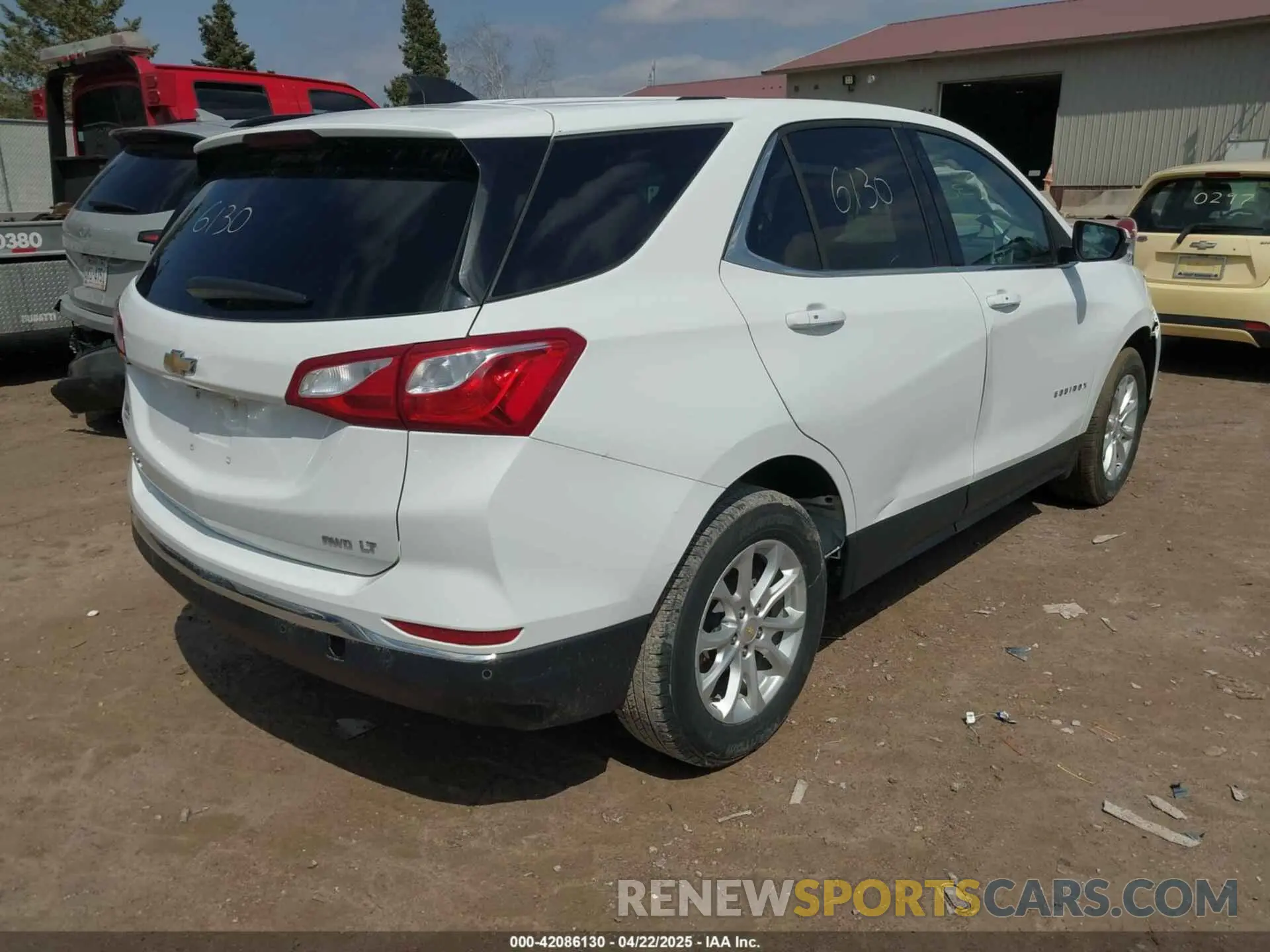 4 Photograph of a damaged car 2GNAXTEV1K6255280 CHEVROLET EQUINOX 2019