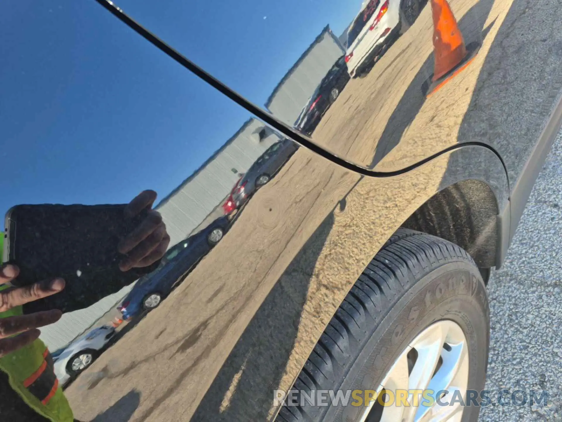 13 Photograph of a damaged car 2GNAXTEV1K6256770 CHEVROLET EQUINOX 2019
