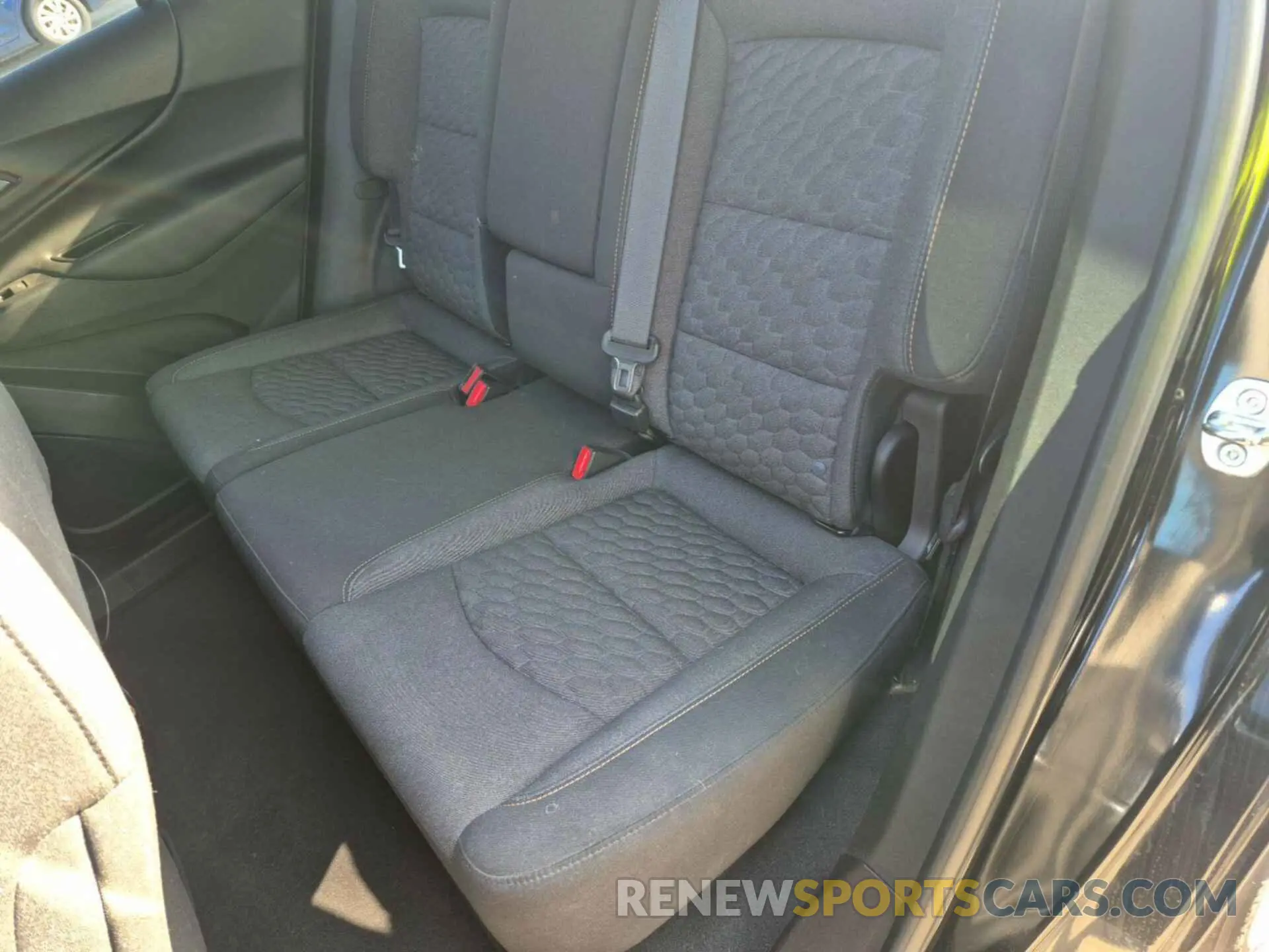 22 Photograph of a damaged car 2GNAXTEV1K6256770 CHEVROLET EQUINOX 2019