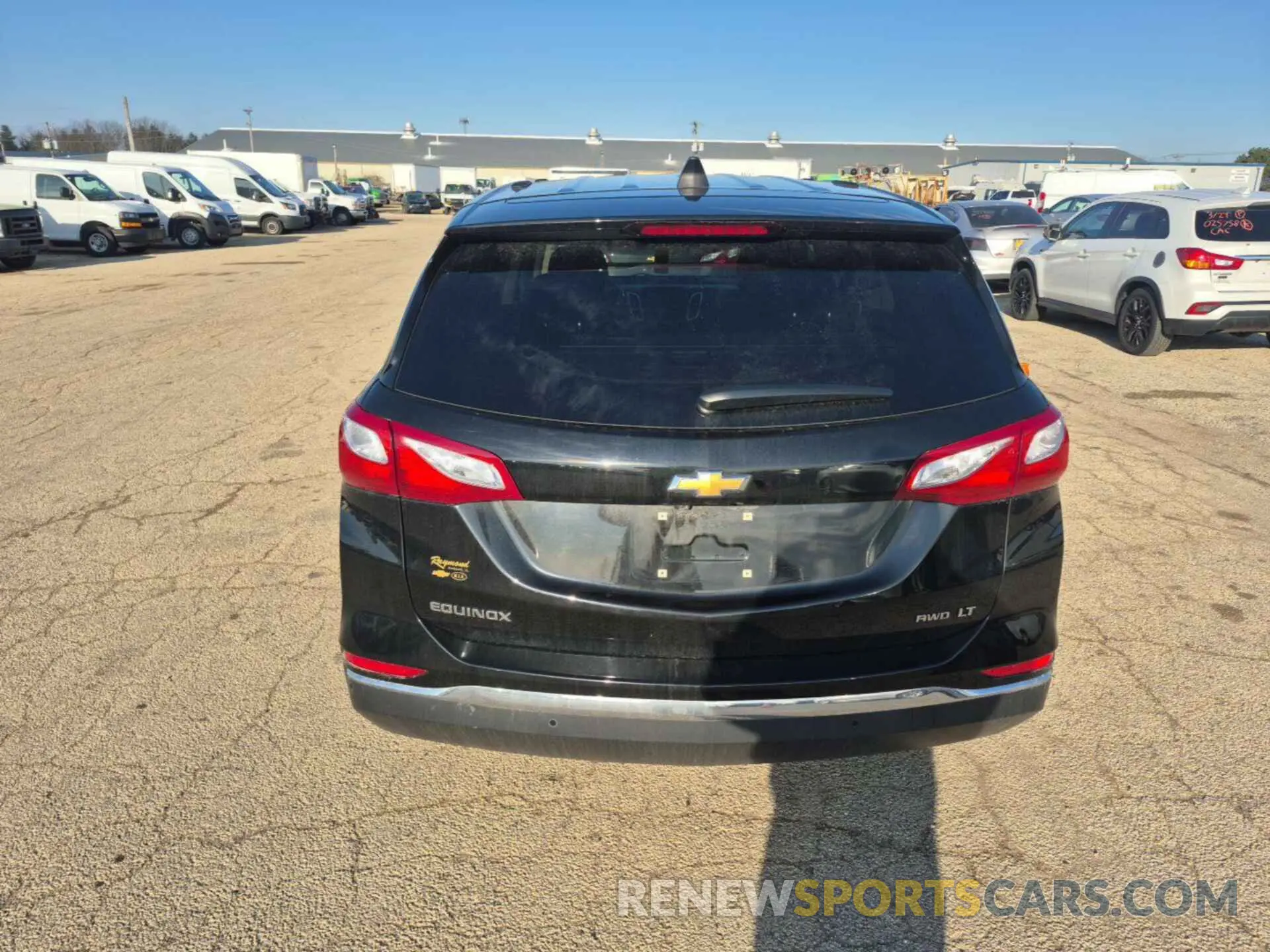 4 Photograph of a damaged car 2GNAXTEV1K6256770 CHEVROLET EQUINOX 2019
