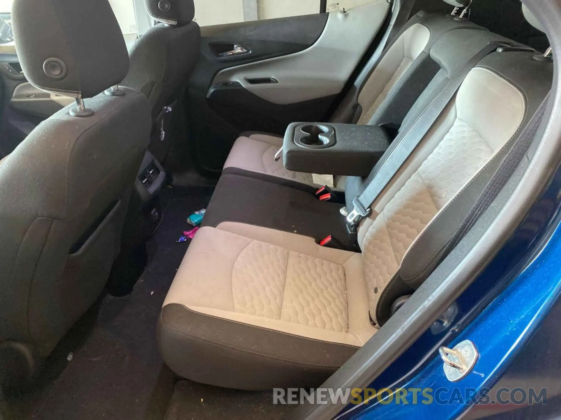 10 Photograph of a damaged car 2GNAXTEV1K6258020 CHEVROLET EQUINOX 2019