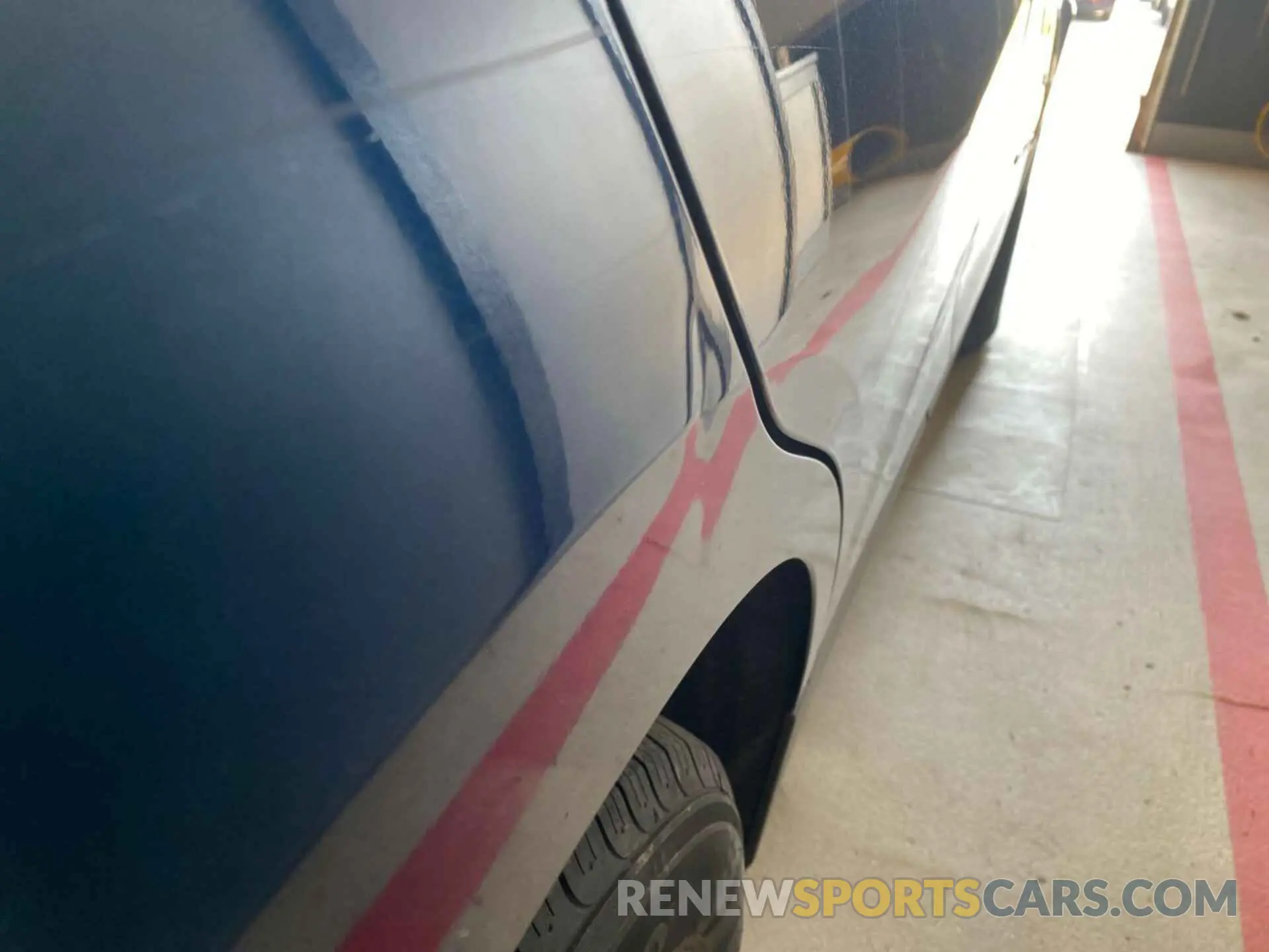 18 Photograph of a damaged car 2GNAXTEV1K6258020 CHEVROLET EQUINOX 2019