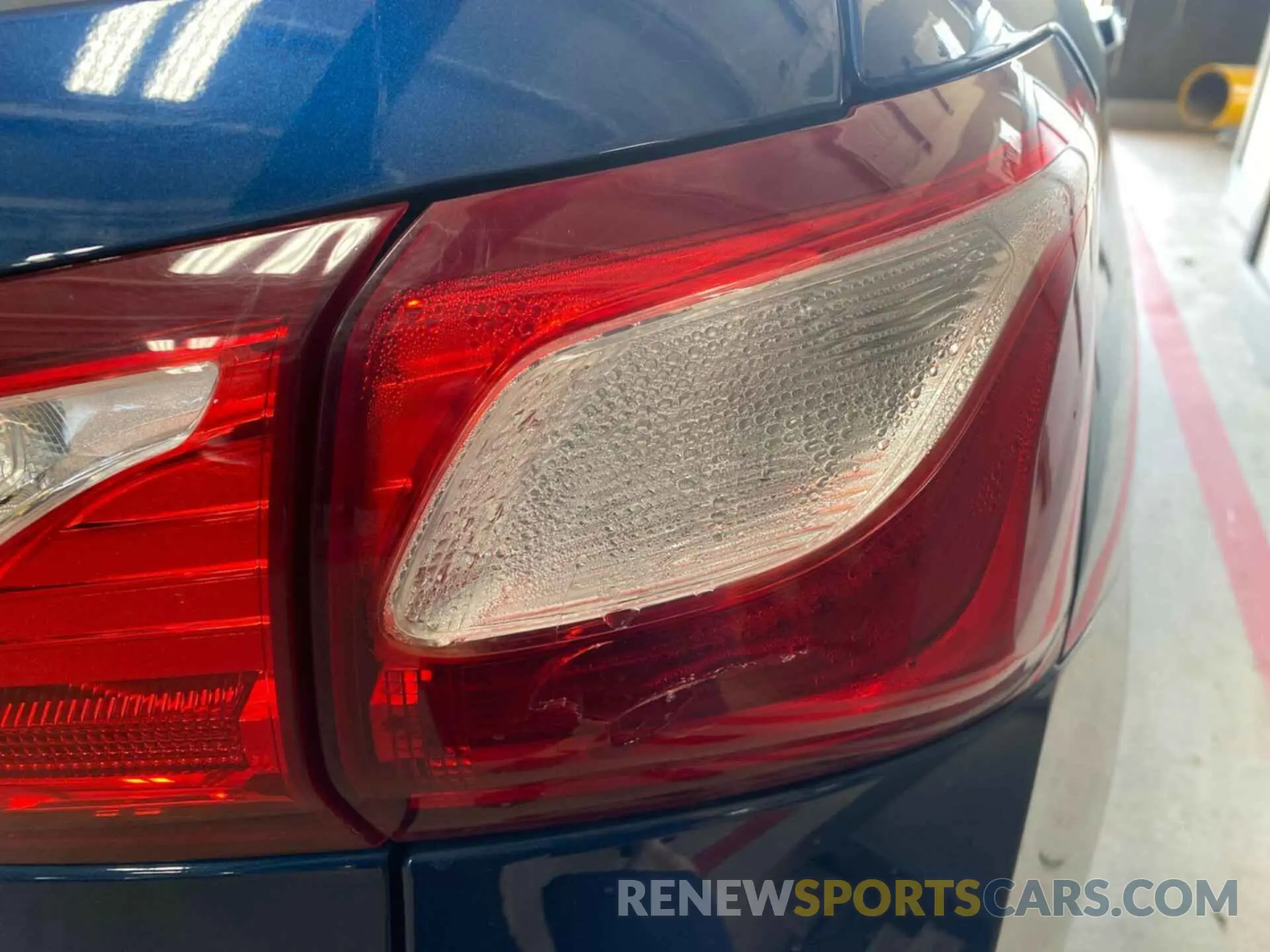 27 Photograph of a damaged car 2GNAXTEV1K6258020 CHEVROLET EQUINOX 2019