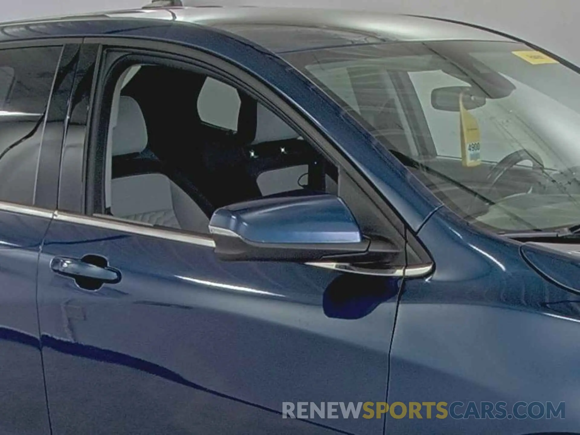 29 Photograph of a damaged car 2GNAXTEV1K6258020 CHEVROLET EQUINOX 2019