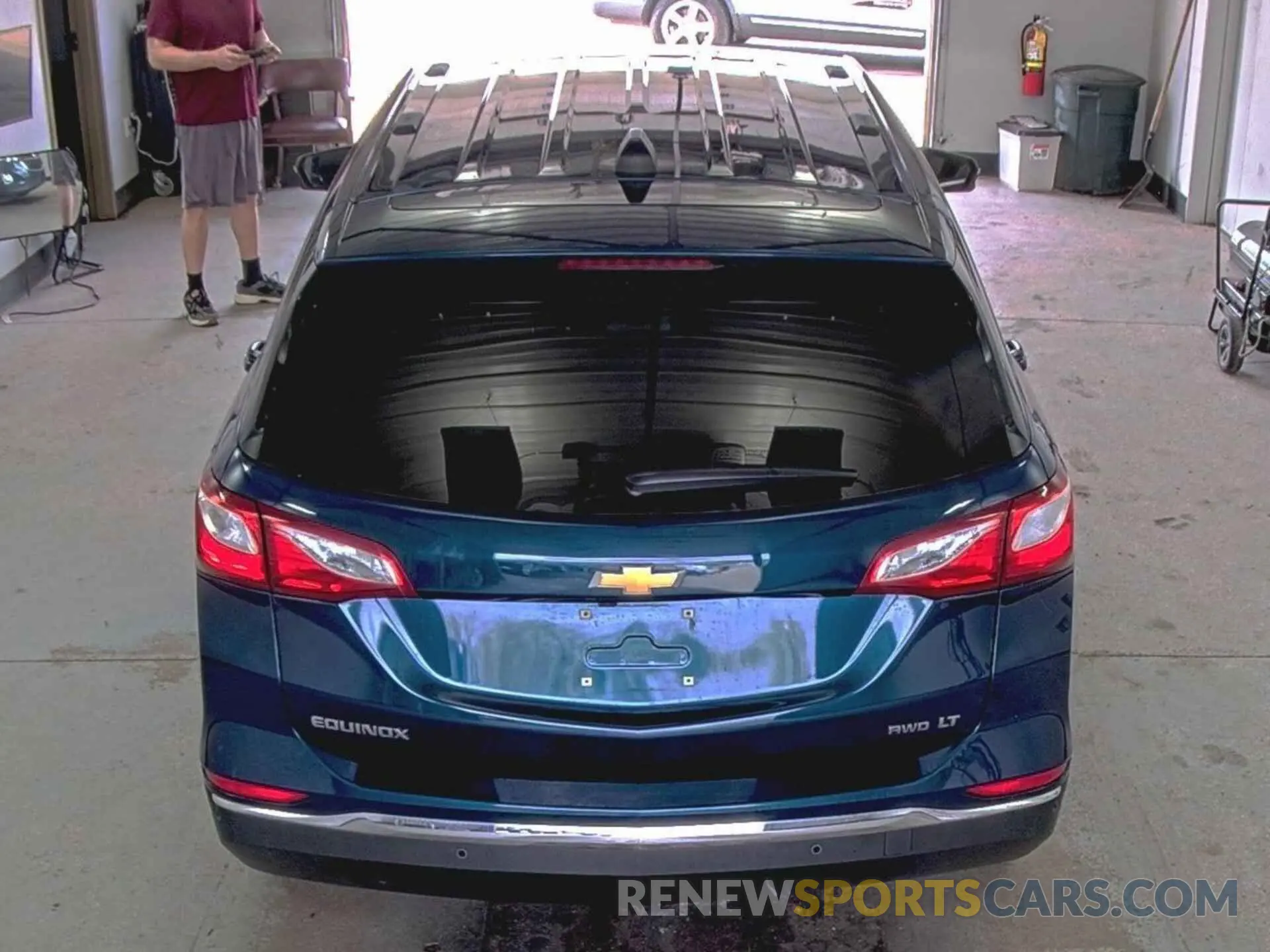 32 Photograph of a damaged car 2GNAXTEV1K6258020 CHEVROLET EQUINOX 2019