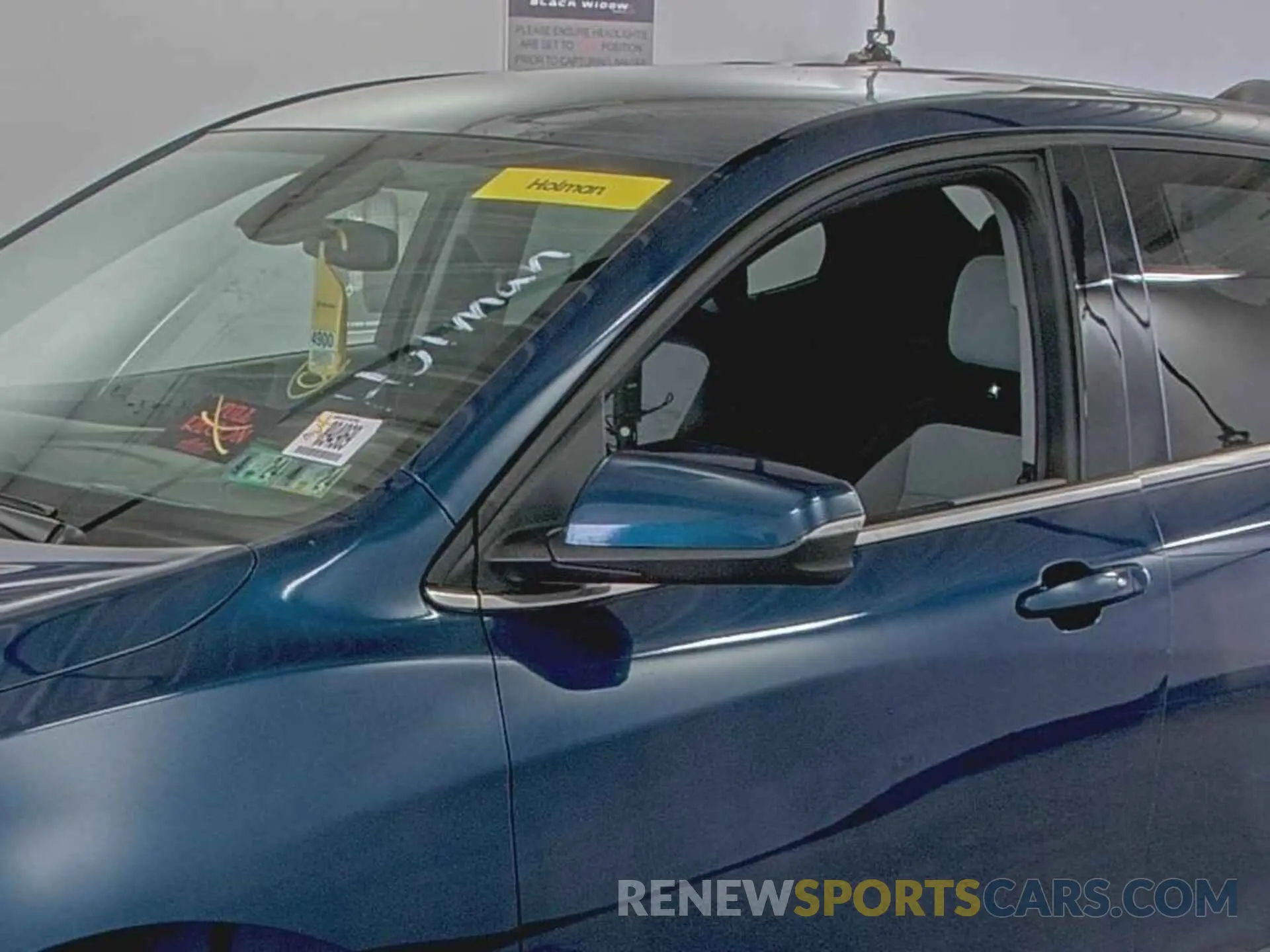 33 Photograph of a damaged car 2GNAXTEV1K6258020 CHEVROLET EQUINOX 2019