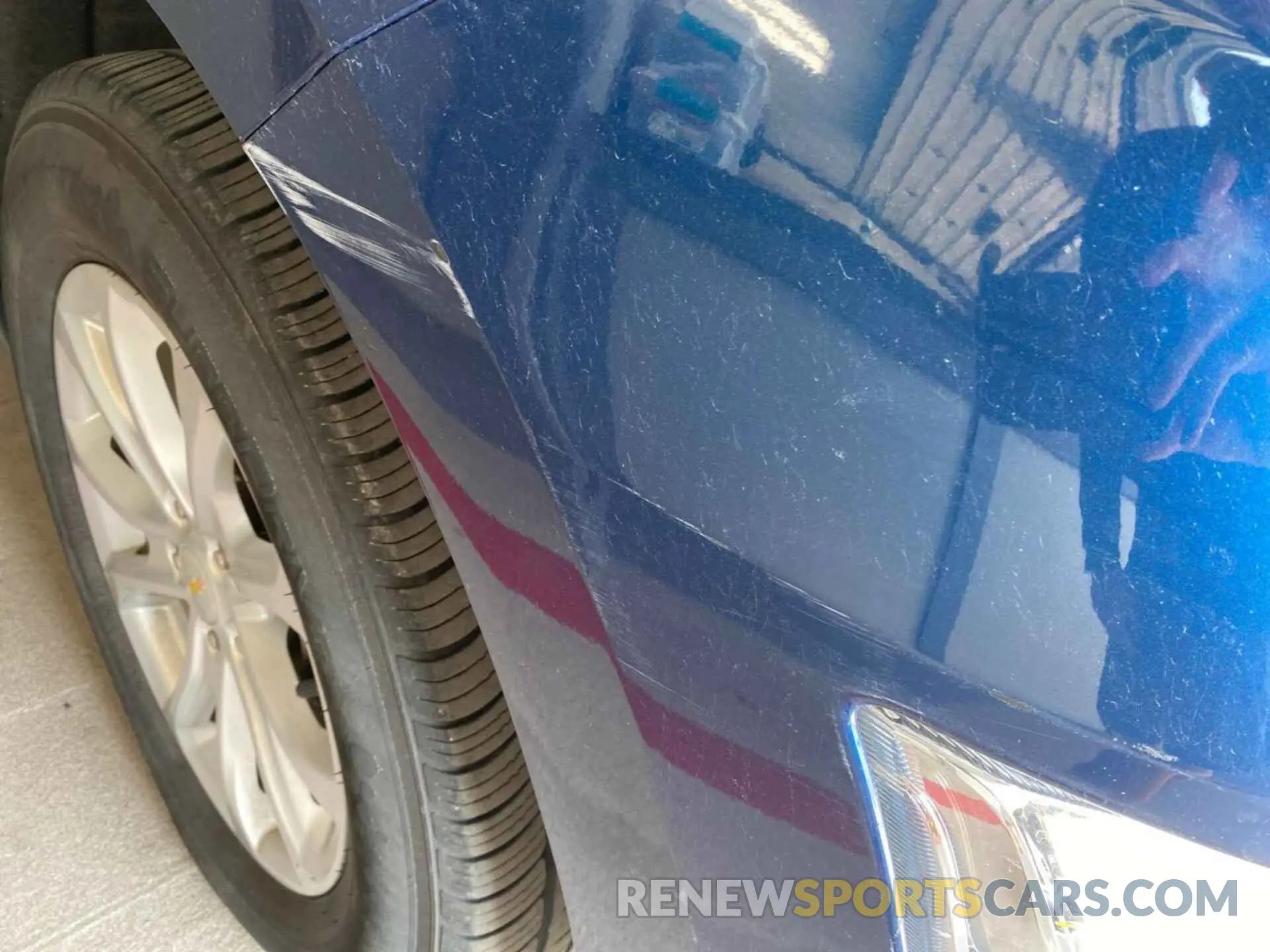 5 Photograph of a damaged car 2GNAXTEV1K6258020 CHEVROLET EQUINOX 2019