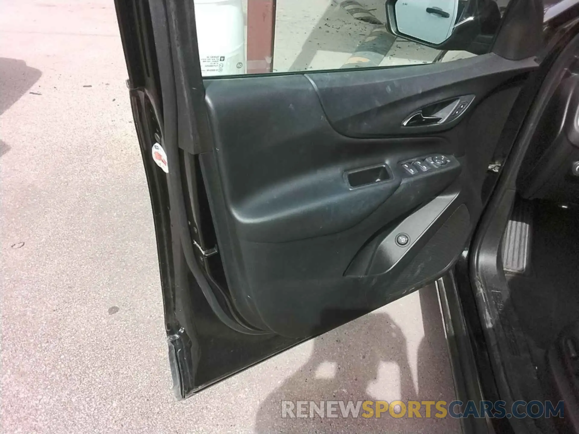 25 Photograph of a damaged car 2GNAXTEV1K6259765 CHEVROLET EQUINOX 2019