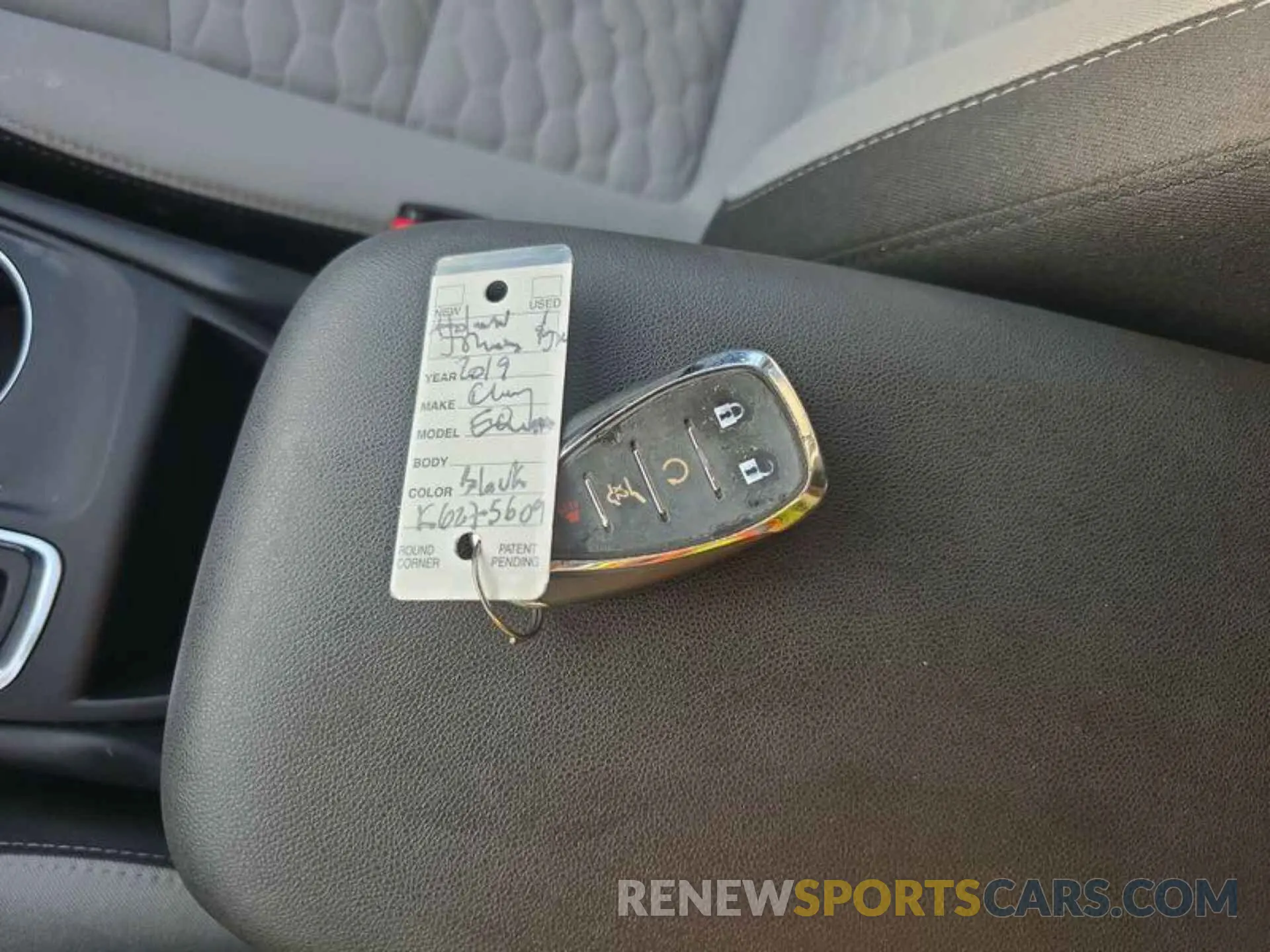 20 Photograph of a damaged car 2GNAXTEV1K6275609 CHEVROLET EQUINOX 2019
