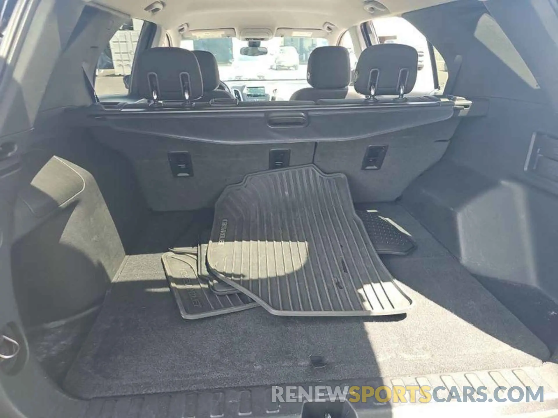 22 Photograph of a damaged car 2GNAXTEV1K6275609 CHEVROLET EQUINOX 2019