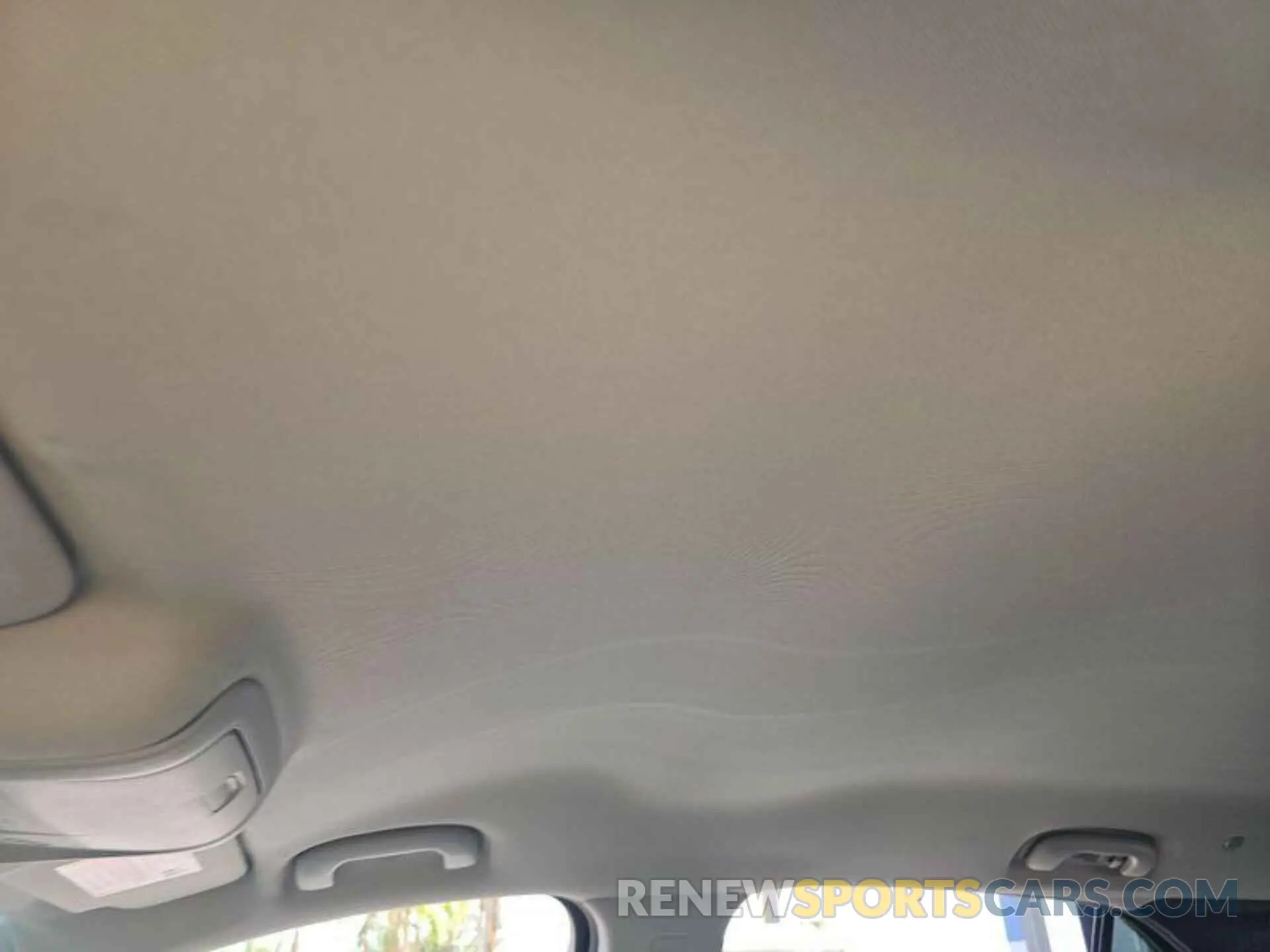 8 Photograph of a damaged car 2GNAXTEV1K6275609 CHEVROLET EQUINOX 2019