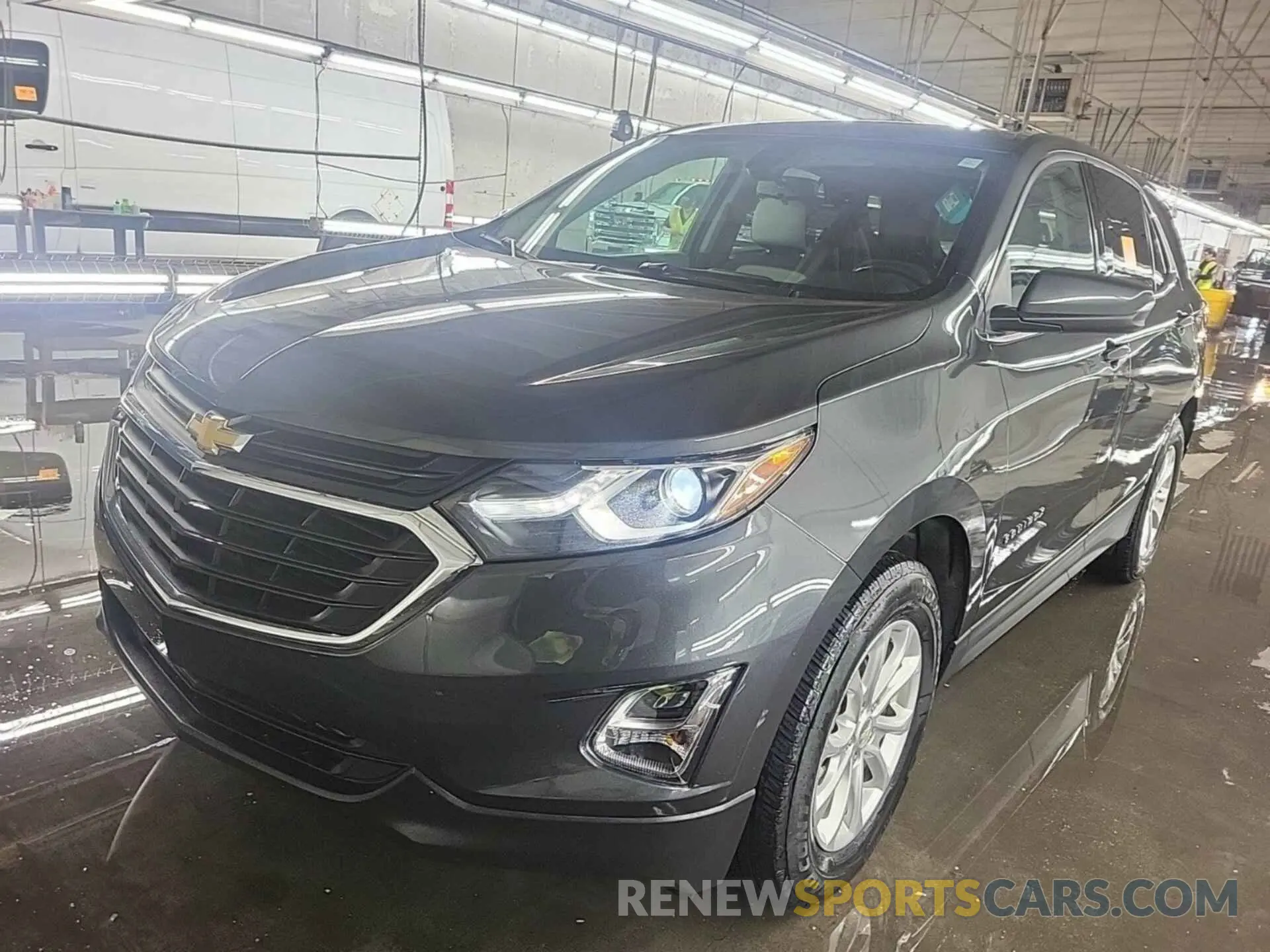 18 Photograph of a damaged car 2GNAXTEV1K6282611 CHEVROLET EQUINOX 2019