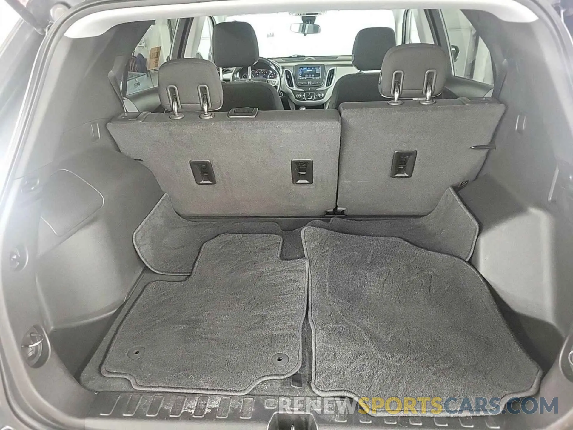 20 Photograph of a damaged car 2GNAXTEV1K6282611 CHEVROLET EQUINOX 2019