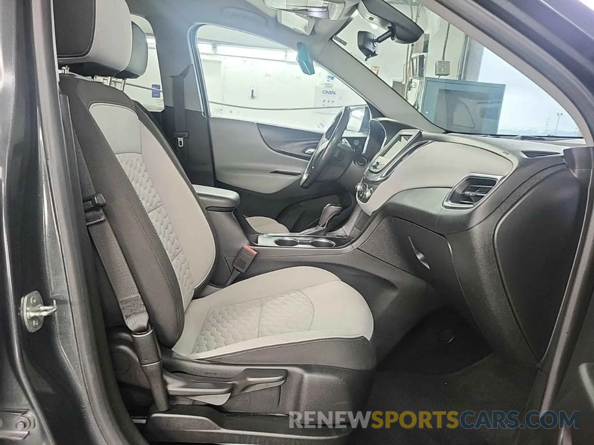 41 Photograph of a damaged car 2GNAXTEV1K6282611 CHEVROLET EQUINOX 2019