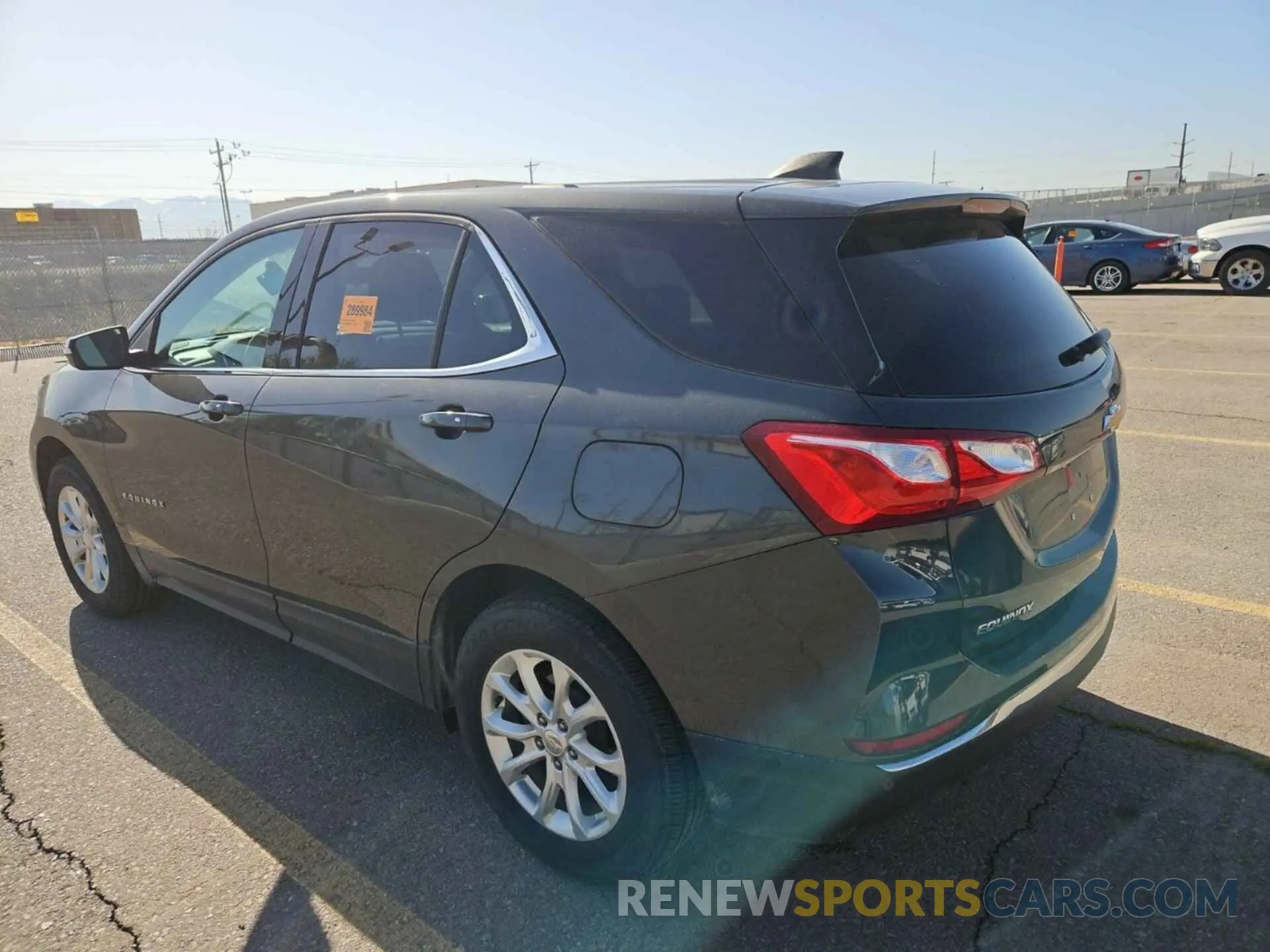 5 Photograph of a damaged car 2GNAXTEV1K6282611 CHEVROLET EQUINOX 2019