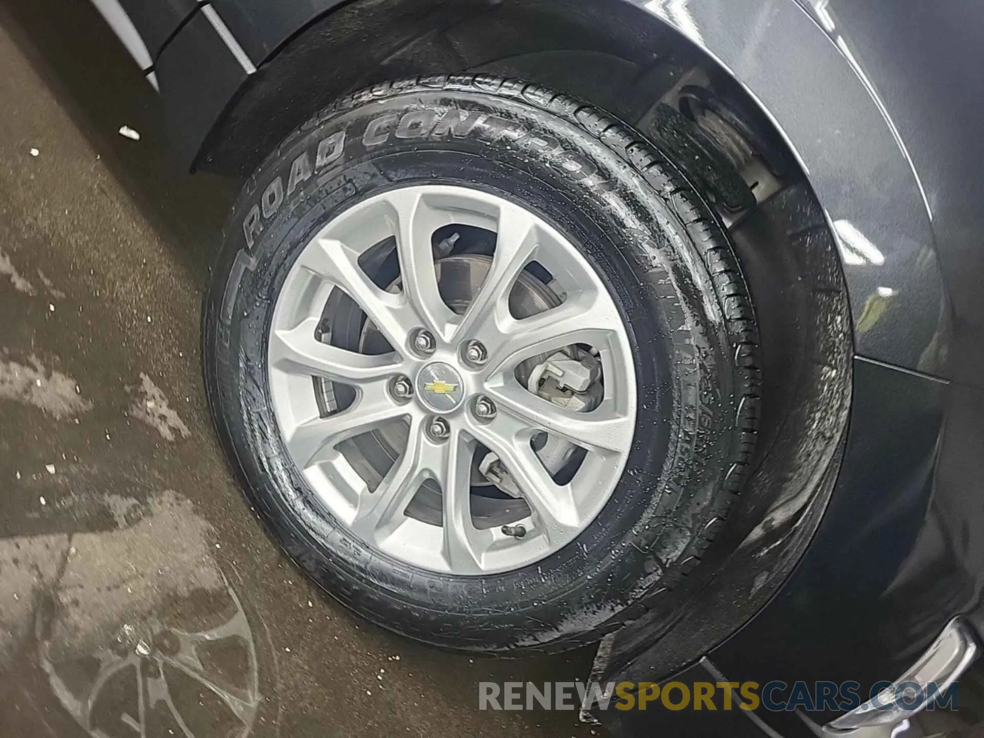 53 Photograph of a damaged car 2GNAXTEV1K6282611 CHEVROLET EQUINOX 2019