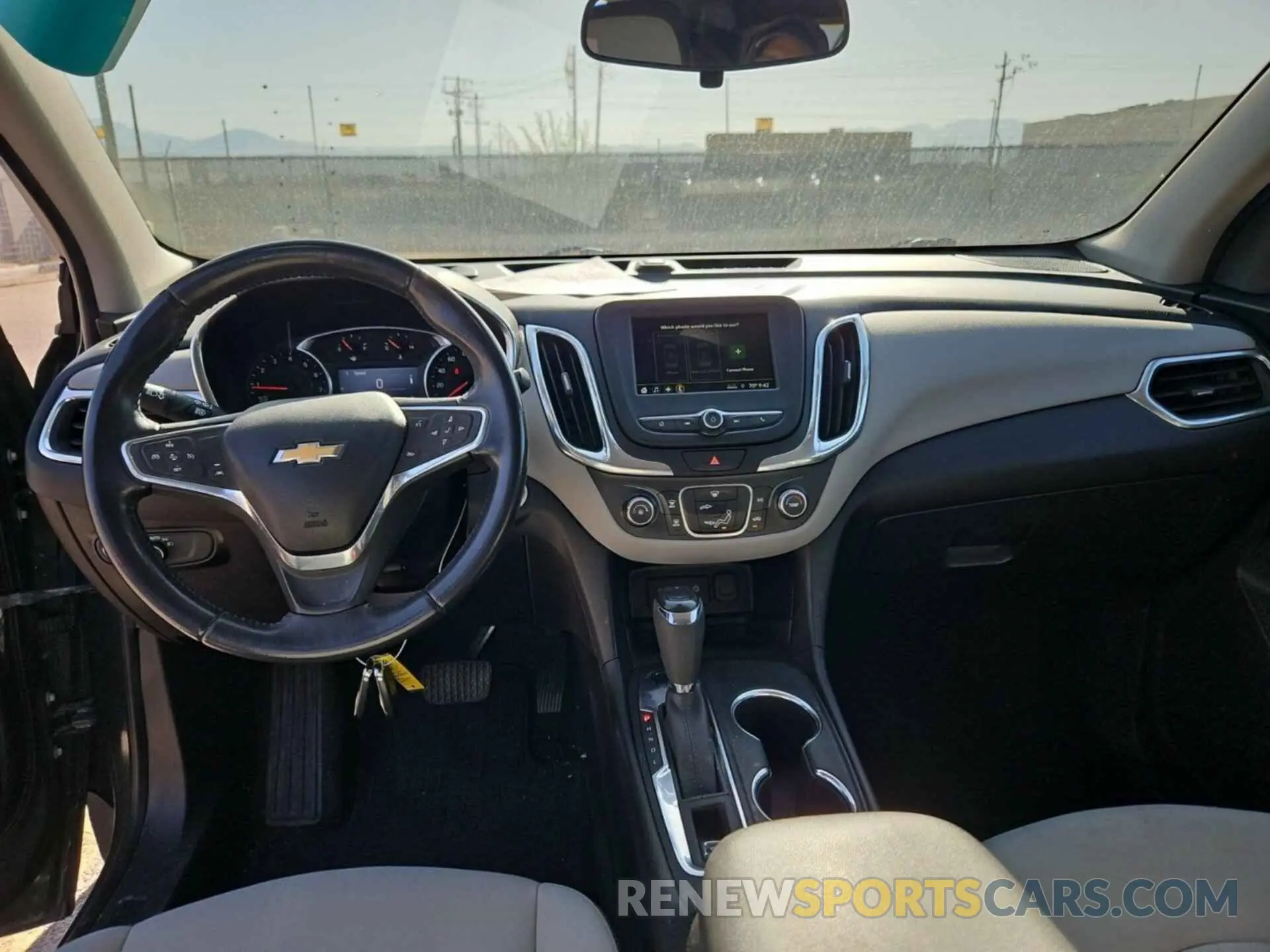 8 Photograph of a damaged car 2GNAXTEV1K6282611 CHEVROLET EQUINOX 2019