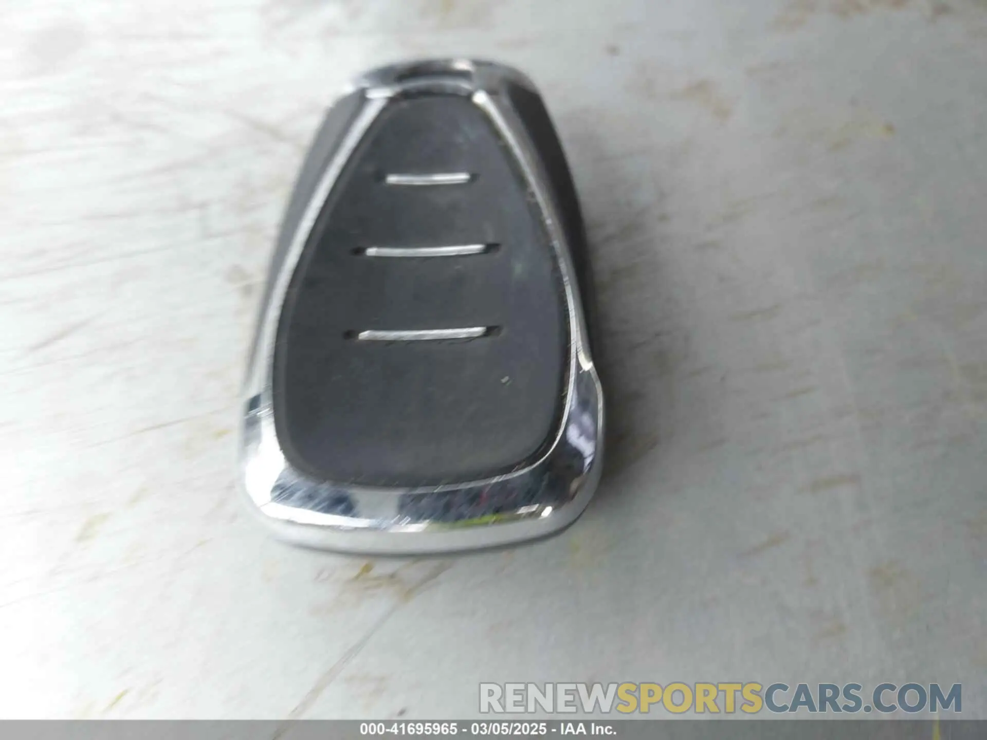 11 Photograph of a damaged car 2GNAXTEV2K6252842 CHEVROLET EQUINOX 2019