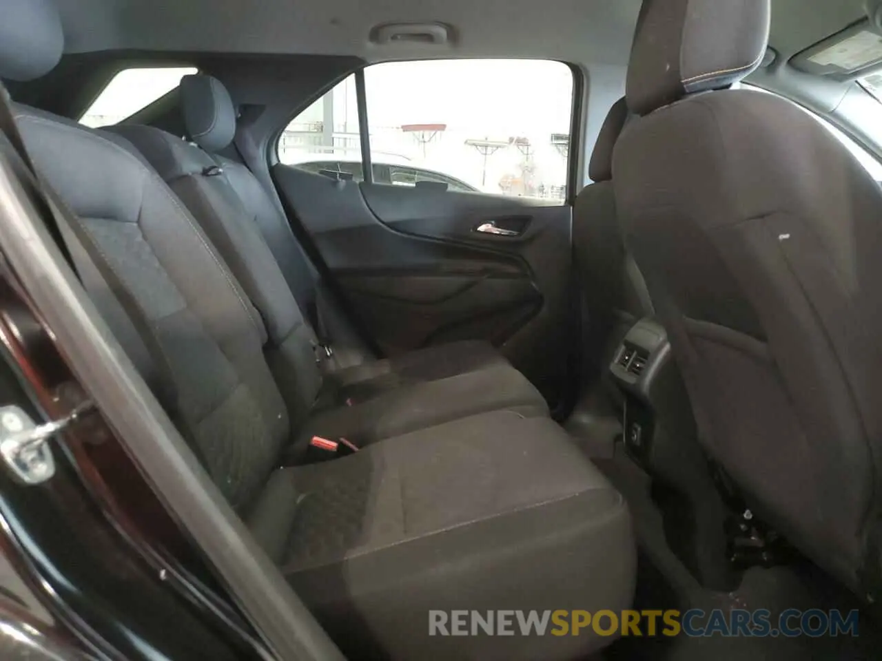 11 Photograph of a damaged car 2GNAXTEV2K6254610 CHEVROLET EQUINOX 2019