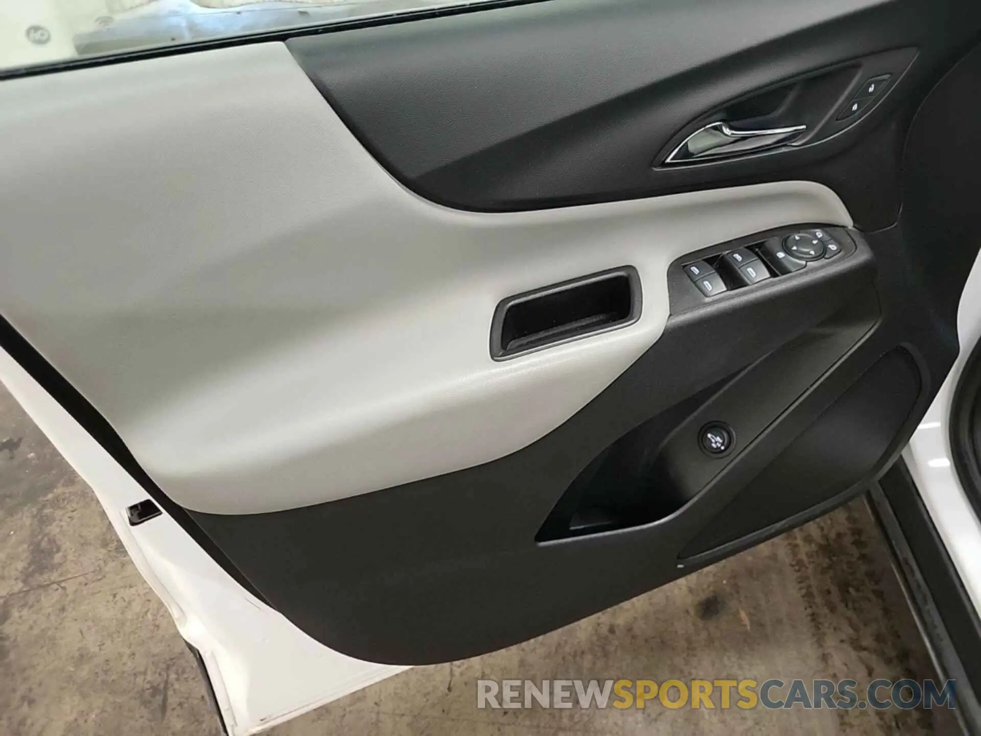 14 Photograph of a damaged car 2GNAXTEV2K6258589 CHEVROLET EQUINOX 2019