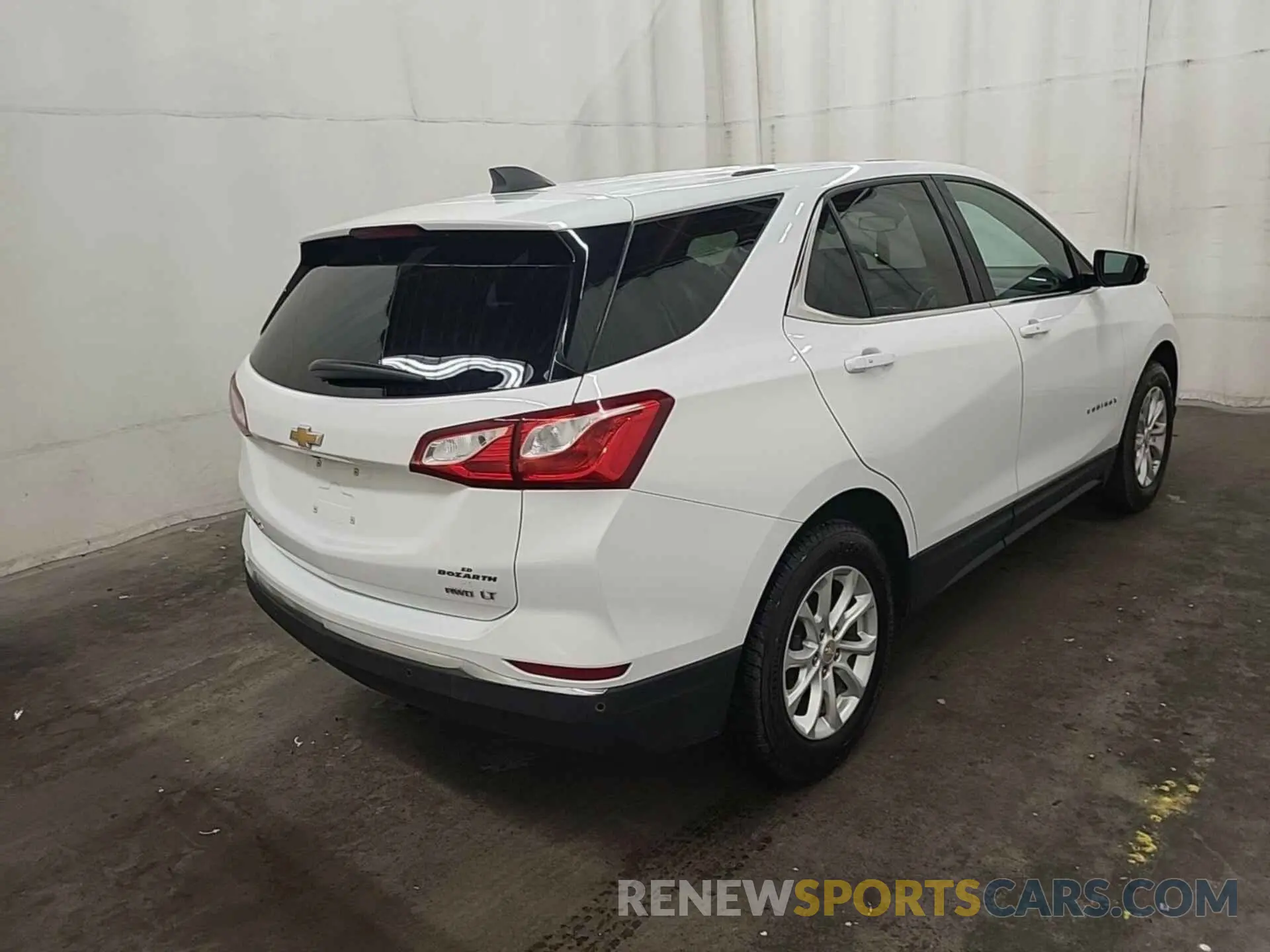 16 Photograph of a damaged car 2GNAXTEV2K6258589 CHEVROLET EQUINOX 2019