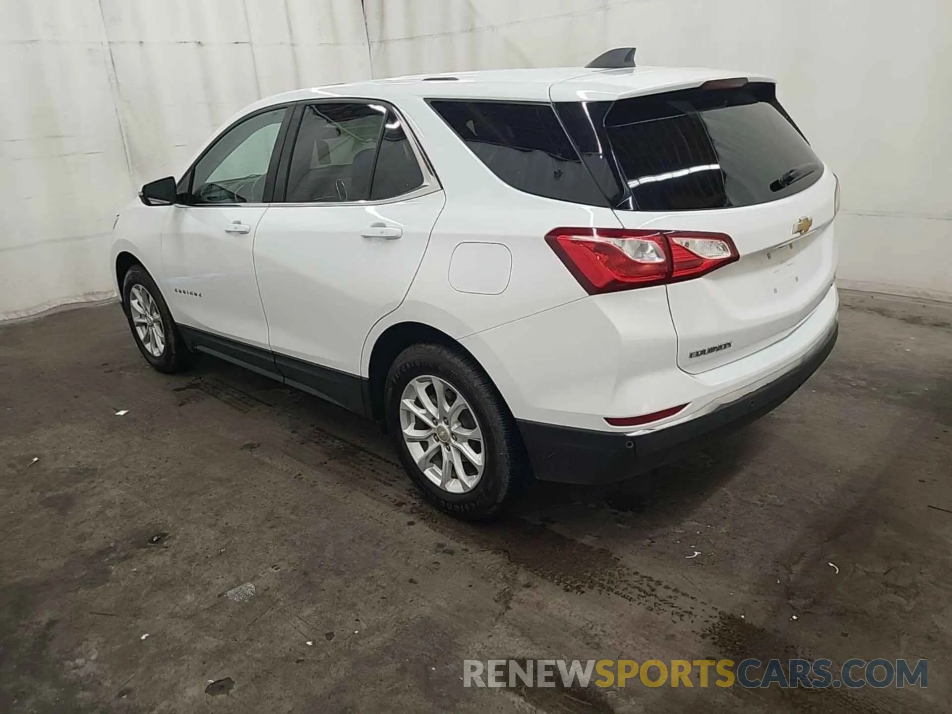 8 Photograph of a damaged car 2GNAXTEV2K6258589 CHEVROLET EQUINOX 2019