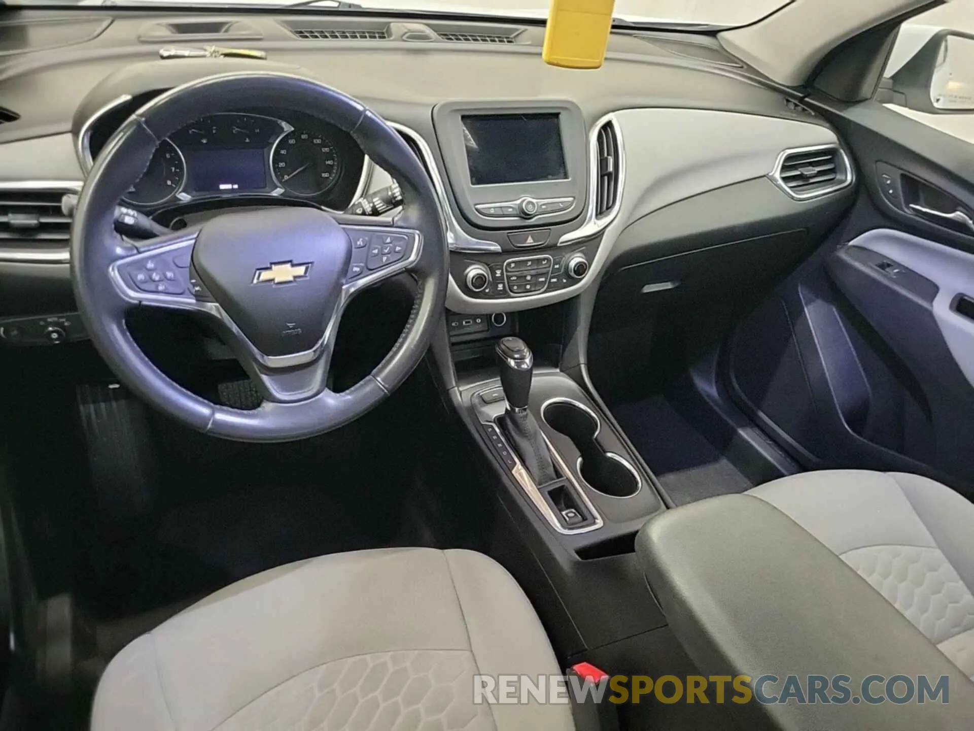 9 Photograph of a damaged car 2GNAXTEV2K6258589 CHEVROLET EQUINOX 2019