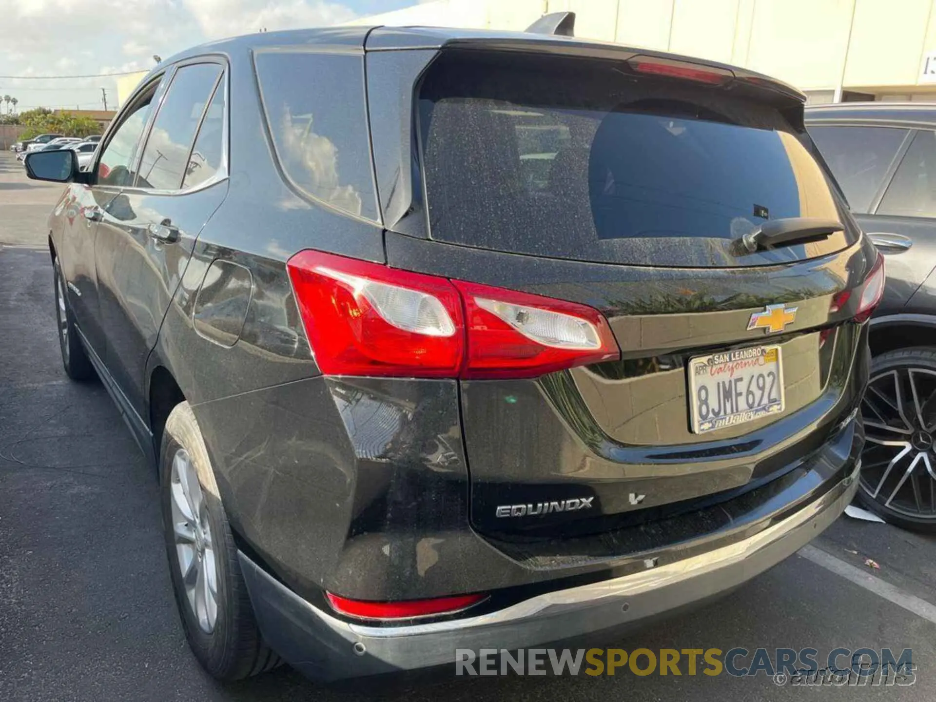 6 Photograph of a damaged car 2GNAXTEV2K6264618 CHEVROLET EQUINOX 2019