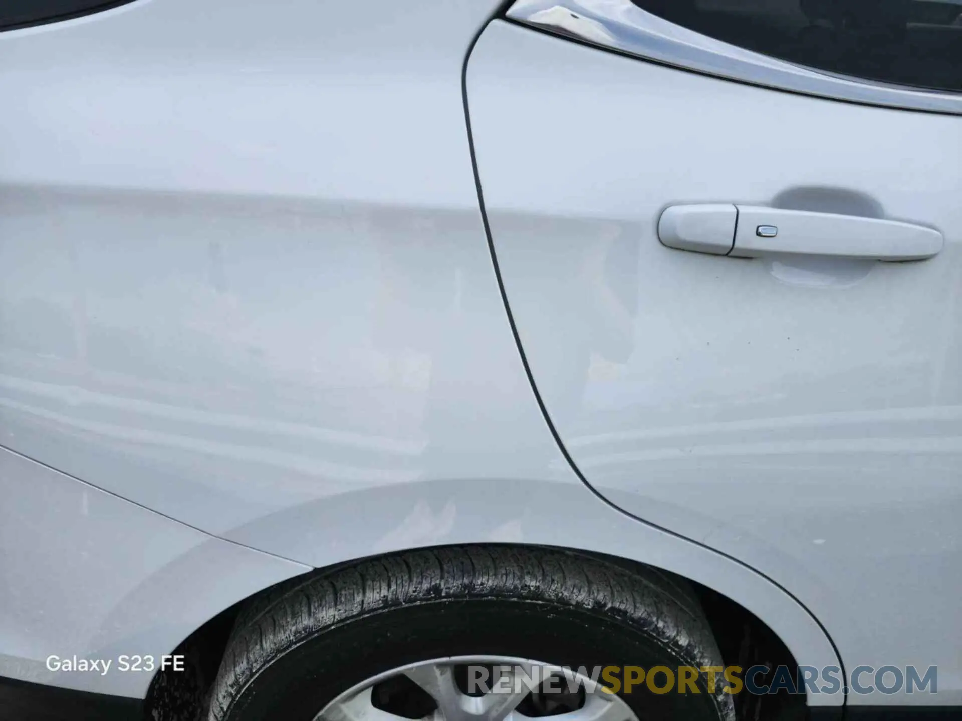 19 Photograph of a damaged car 2GNAXTEV3K6176368 CHEVROLET EQUINOX 2019