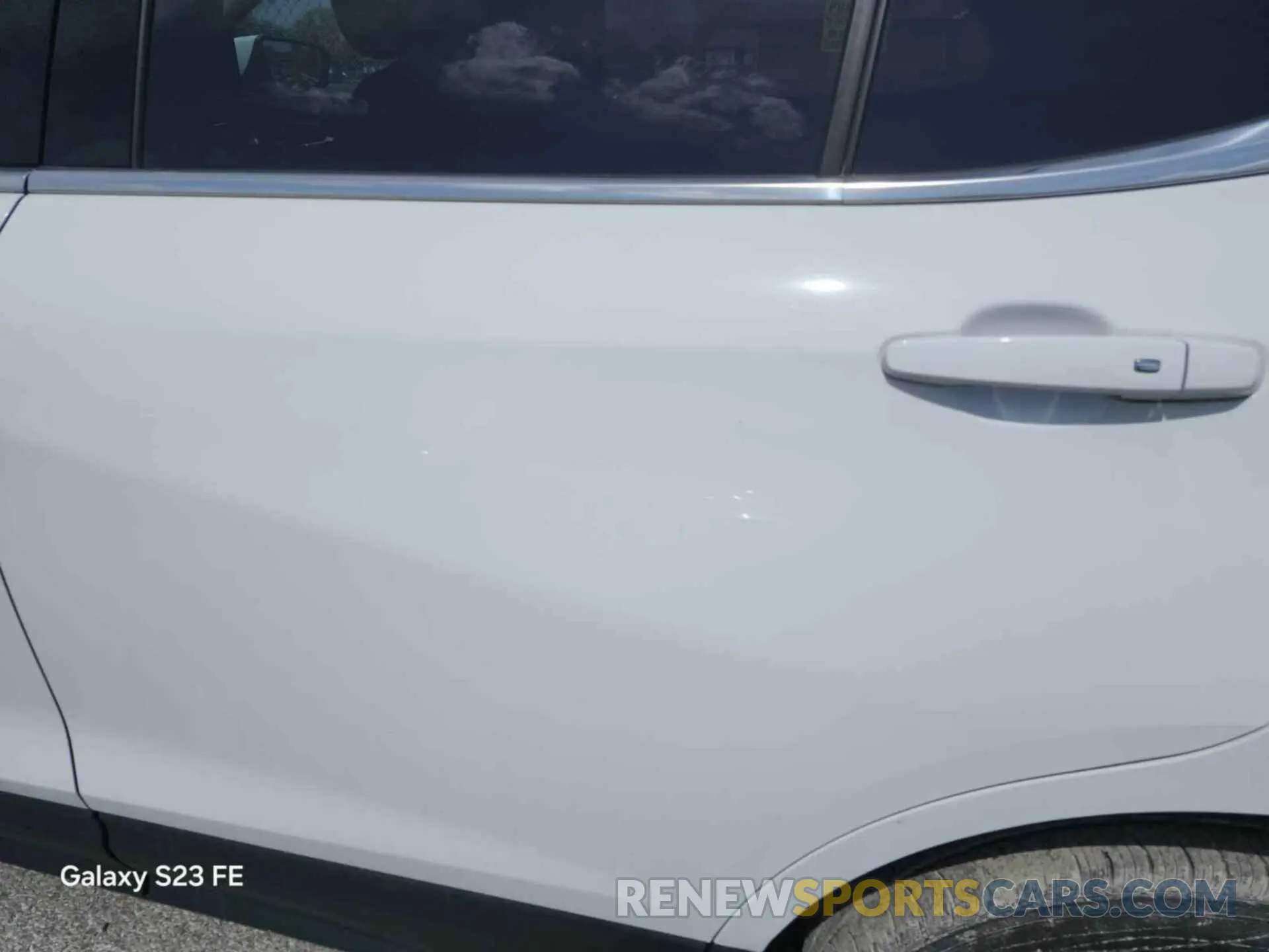 27 Photograph of a damaged car 2GNAXTEV3K6176368 CHEVROLET EQUINOX 2019
