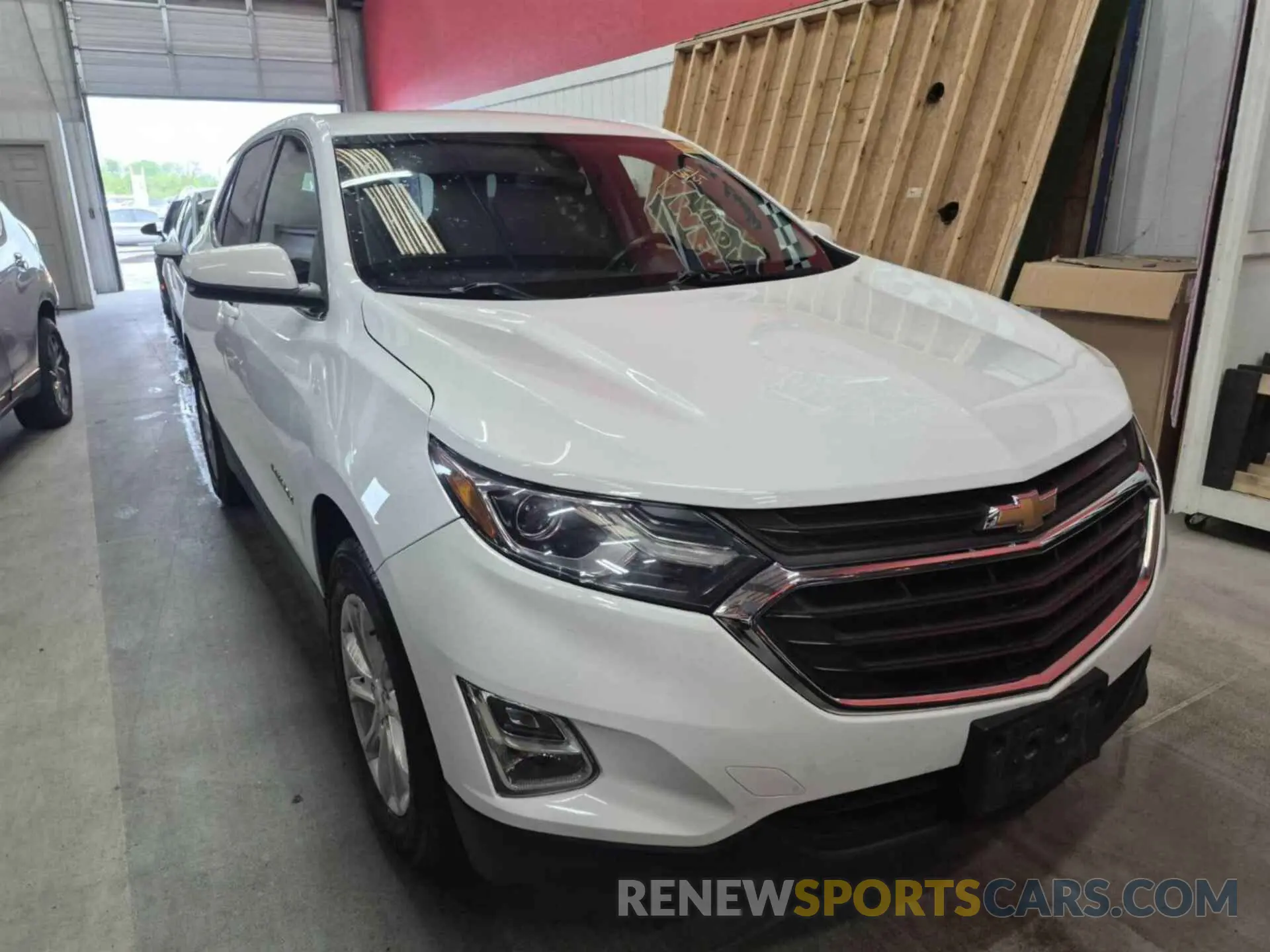 8 Photograph of a damaged car 2GNAXTEV3K6176368 CHEVROLET EQUINOX 2019