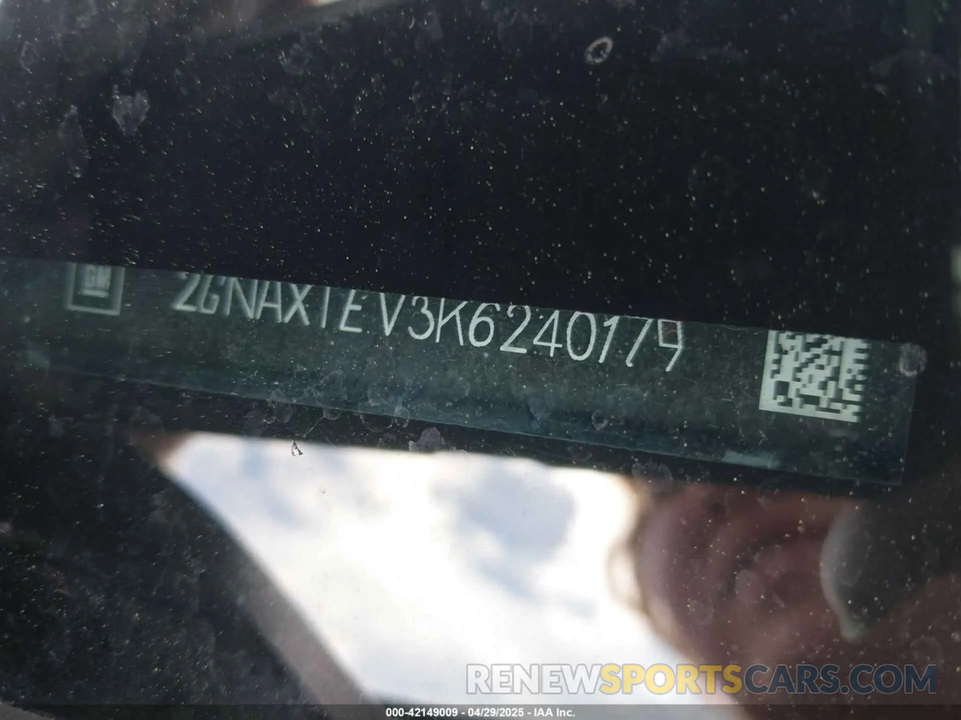 9 Photograph of a damaged car 2GNAXTEV3K6240179 CHEVROLET EQUINOX 2019