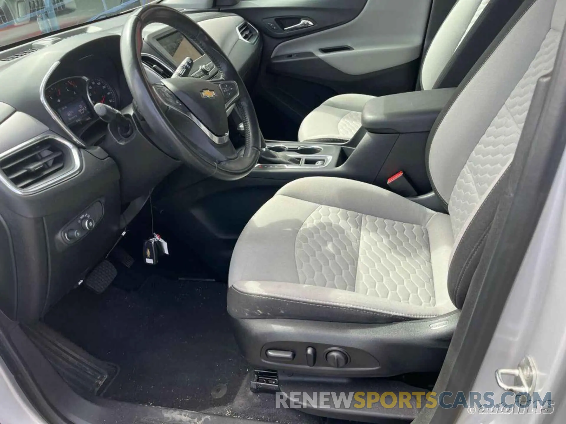 3 Photograph of a damaged car 2GNAXTEV3K6257001 CHEVROLET EQUINOX 2019