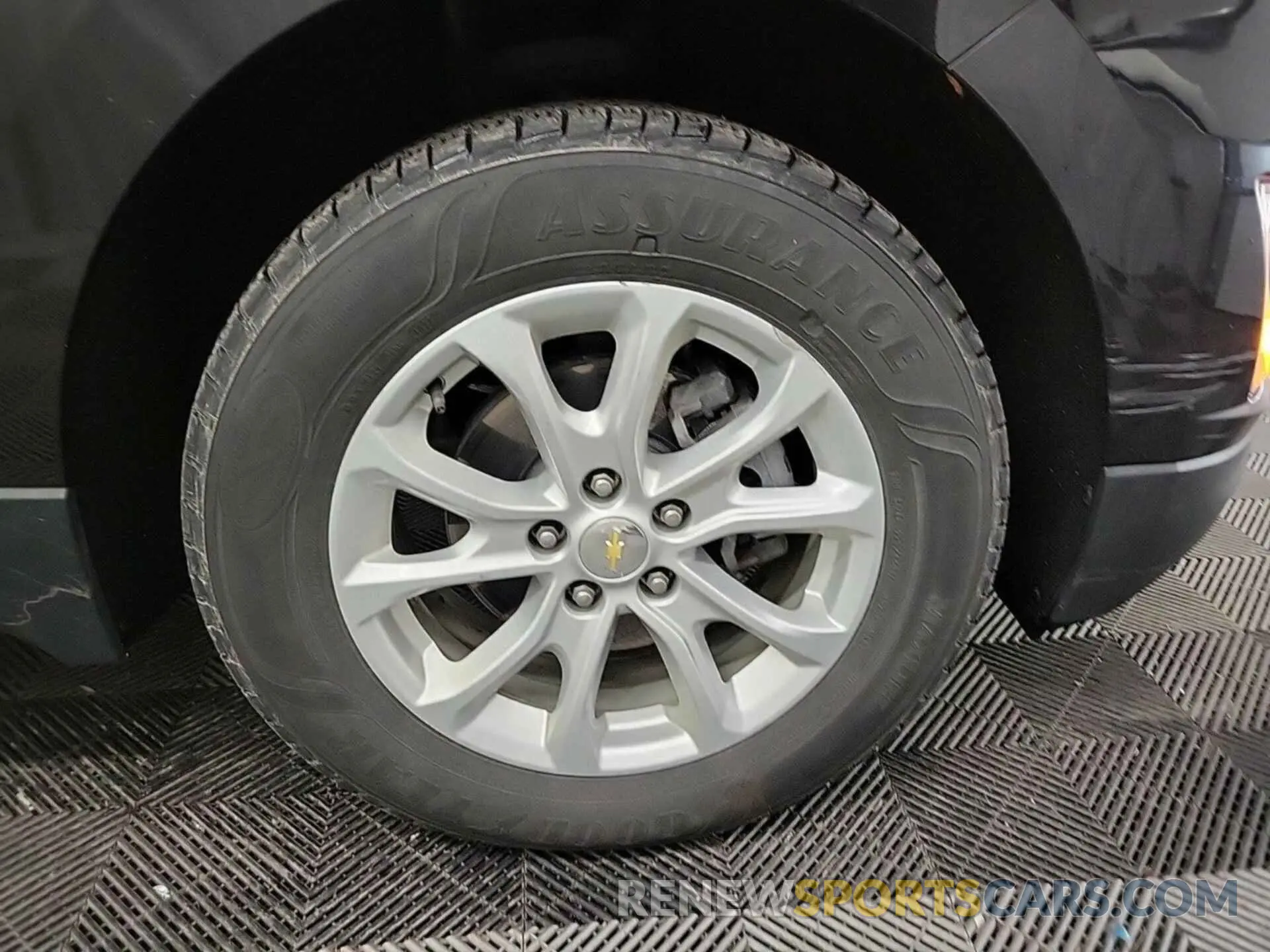 38 Photograph of a damaged car 2GNAXTEV3K6258715 CHEVROLET EQUINOX 2019