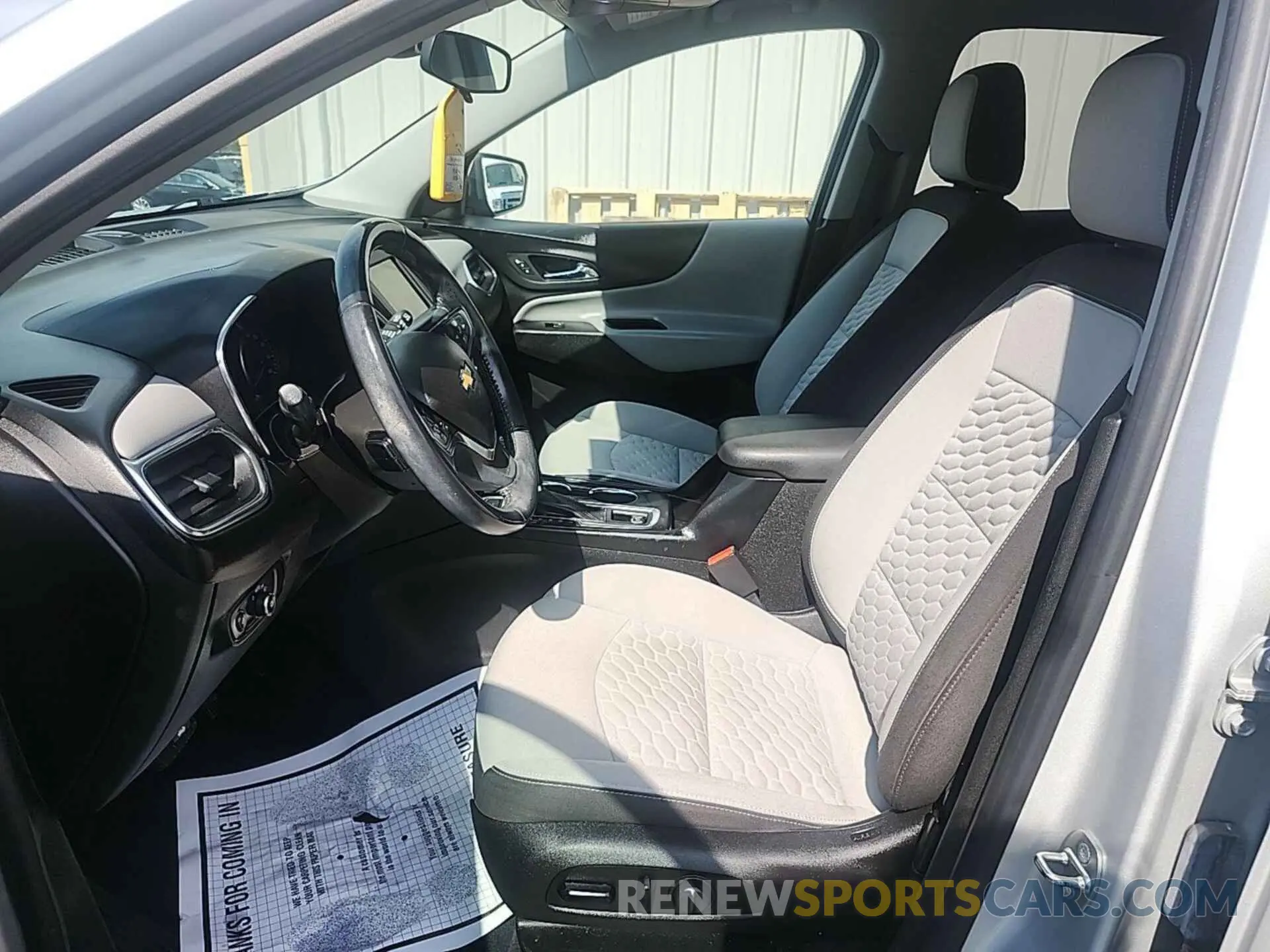 6 Photograph of a damaged car 2GNAXTEV3K6258911 CHEVROLET EQUINOX 2019