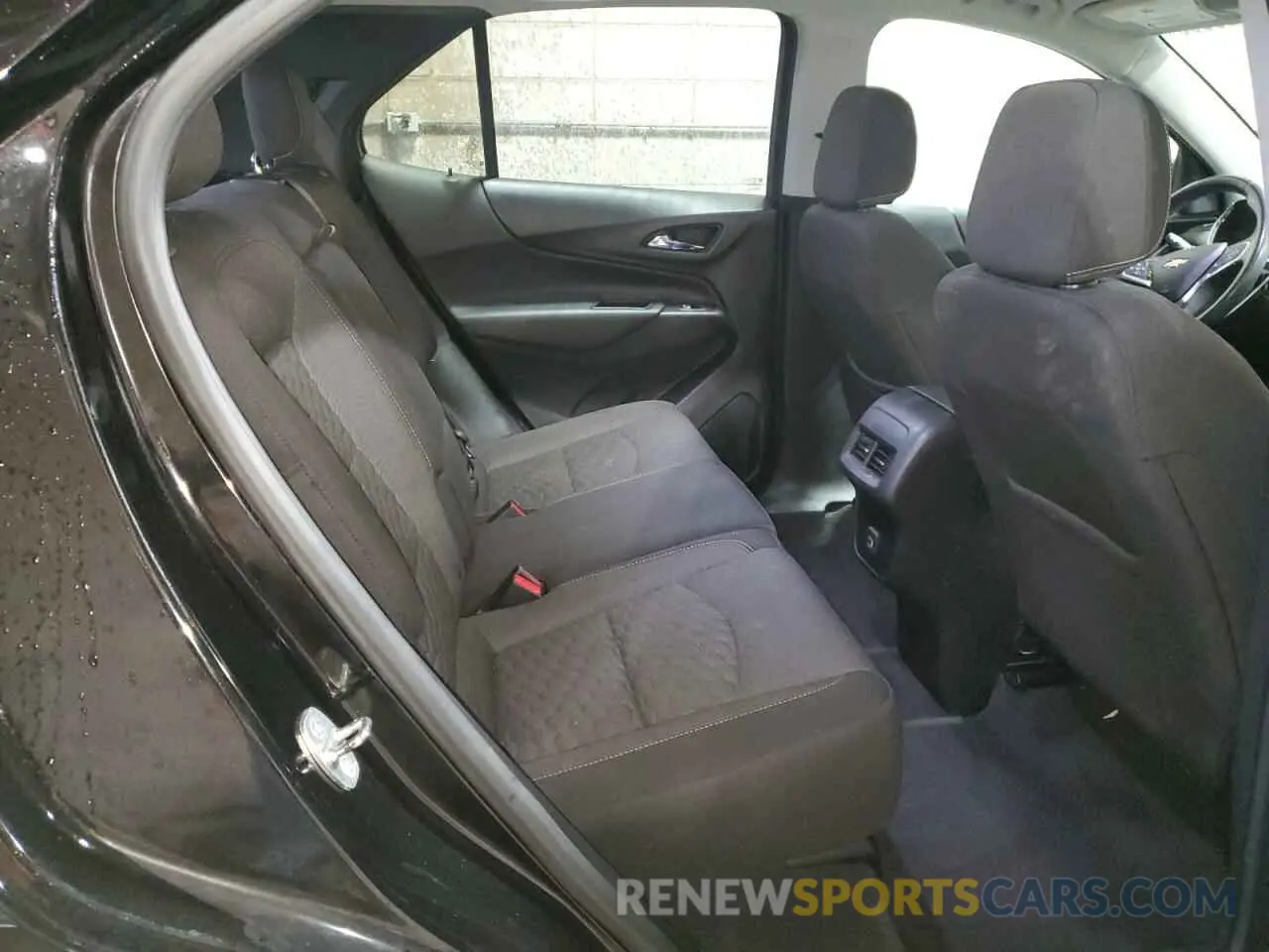11 Photograph of a damaged car 2GNAXTEV3K6300428 CHEVROLET EQUINOX 2019