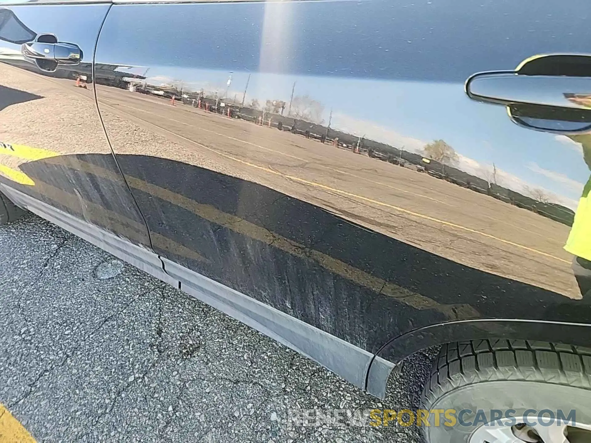 17 Photograph of a damaged car 2GNAXTEV4K6172491 CHEVROLET EQUINOX 2019