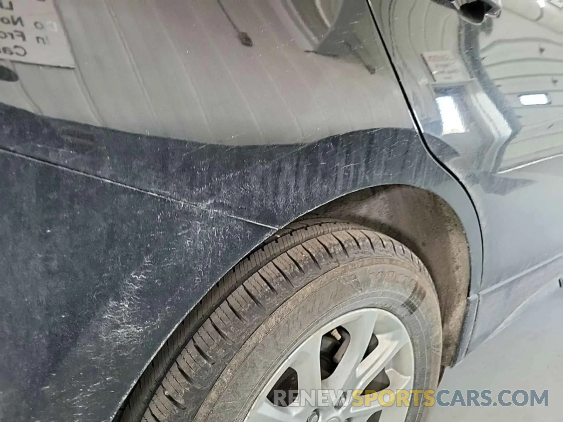 11 Photograph of a damaged car 2GNAXTEV4K6199254 CHEVROLET EQUINOX 2019
