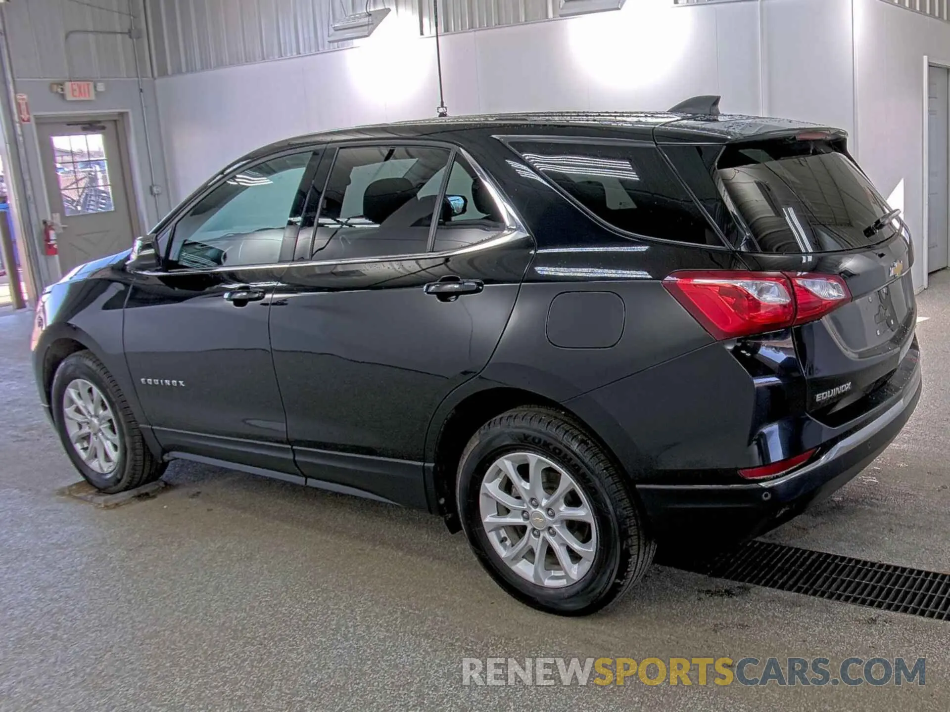 17 Photograph of a damaged car 2GNAXTEV4K6199254 CHEVROLET EQUINOX 2019
