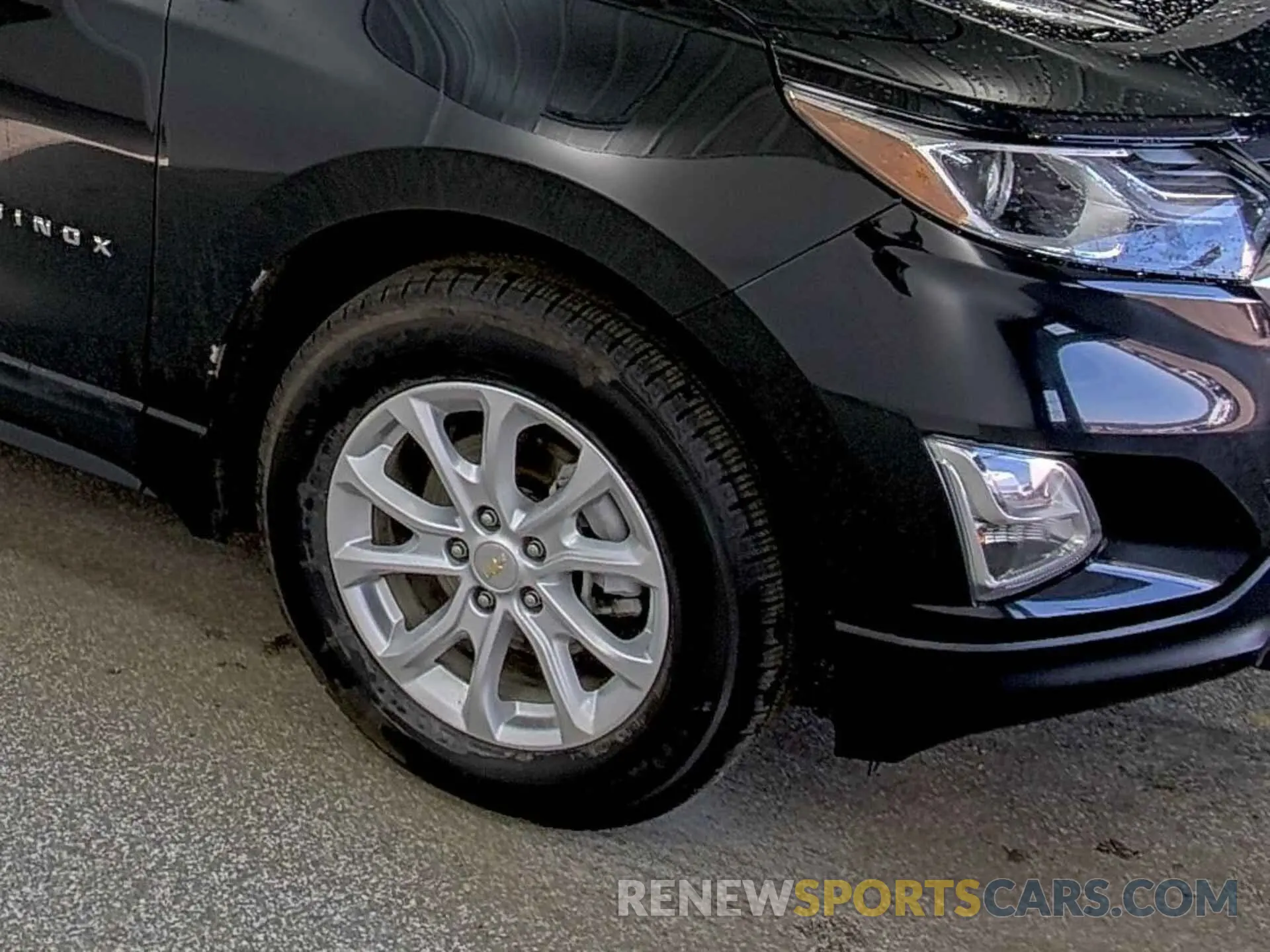 28 Photograph of a damaged car 2GNAXTEV4K6199254 CHEVROLET EQUINOX 2019