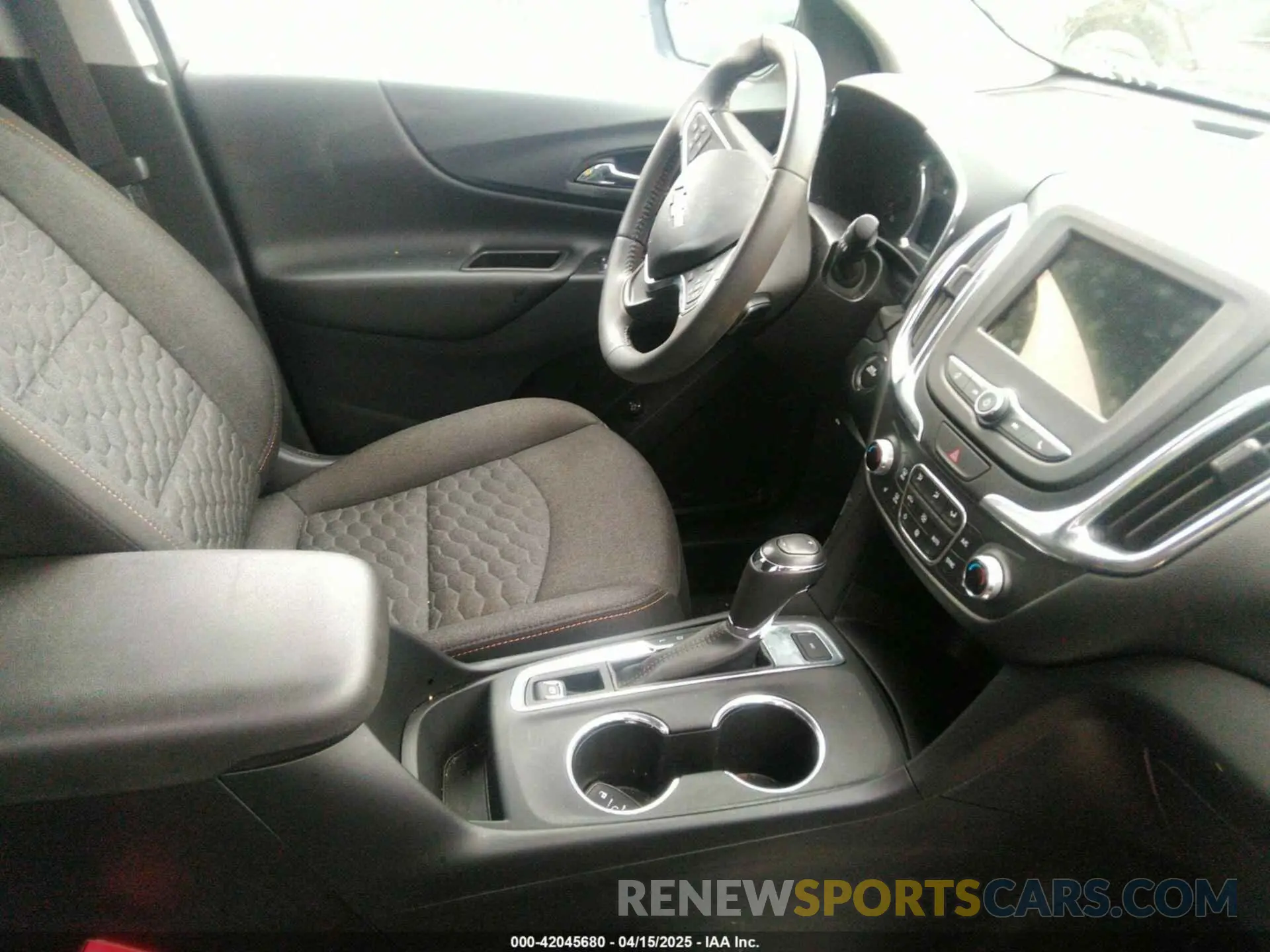 5 Photograph of a damaged car 2GNAXTEV4K6246525 CHEVROLET EQUINOX 2019