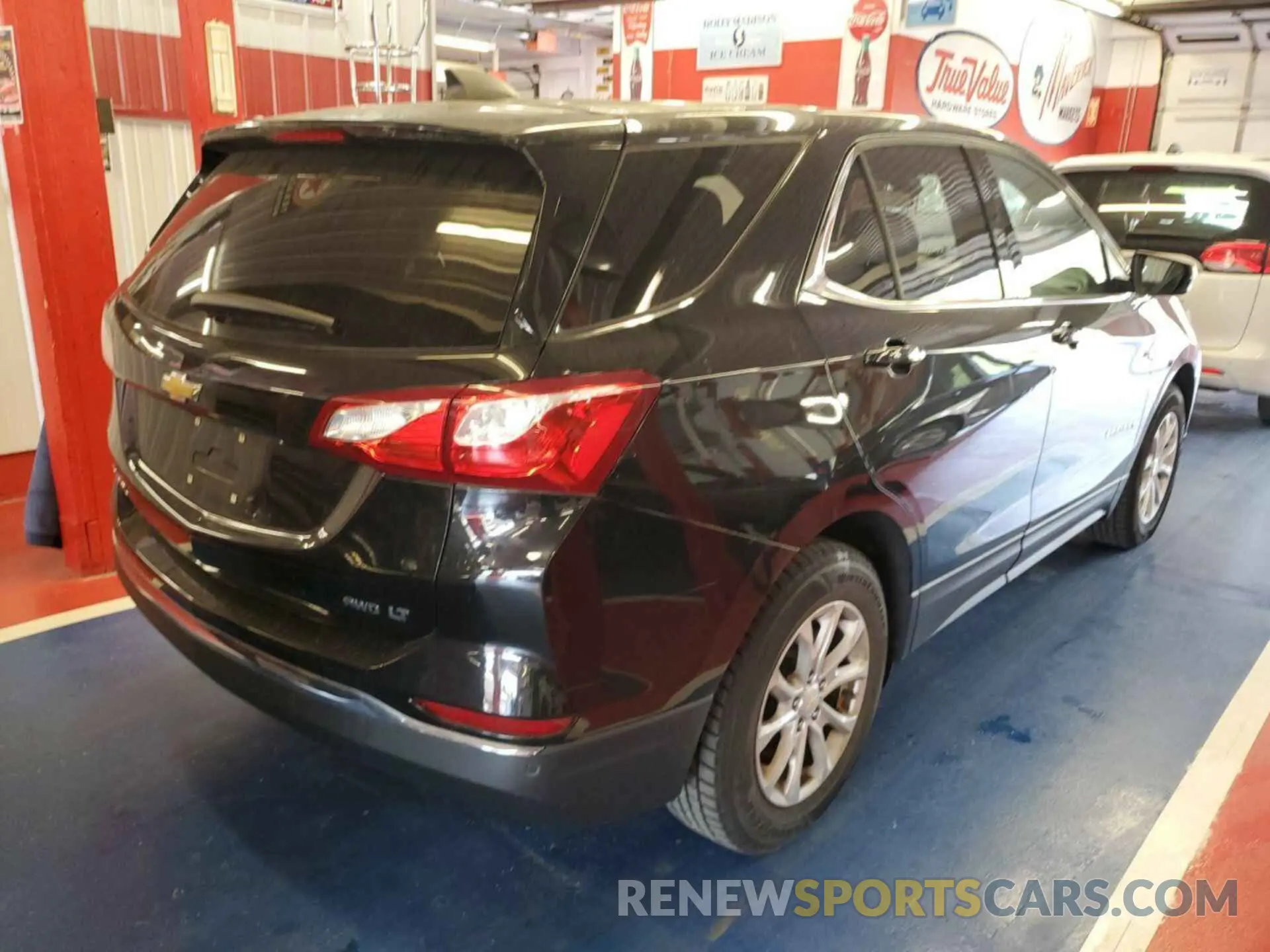 11 Photograph of a damaged car 2GNAXTEV4K6253717 CHEVROLET EQUINOX 2019
