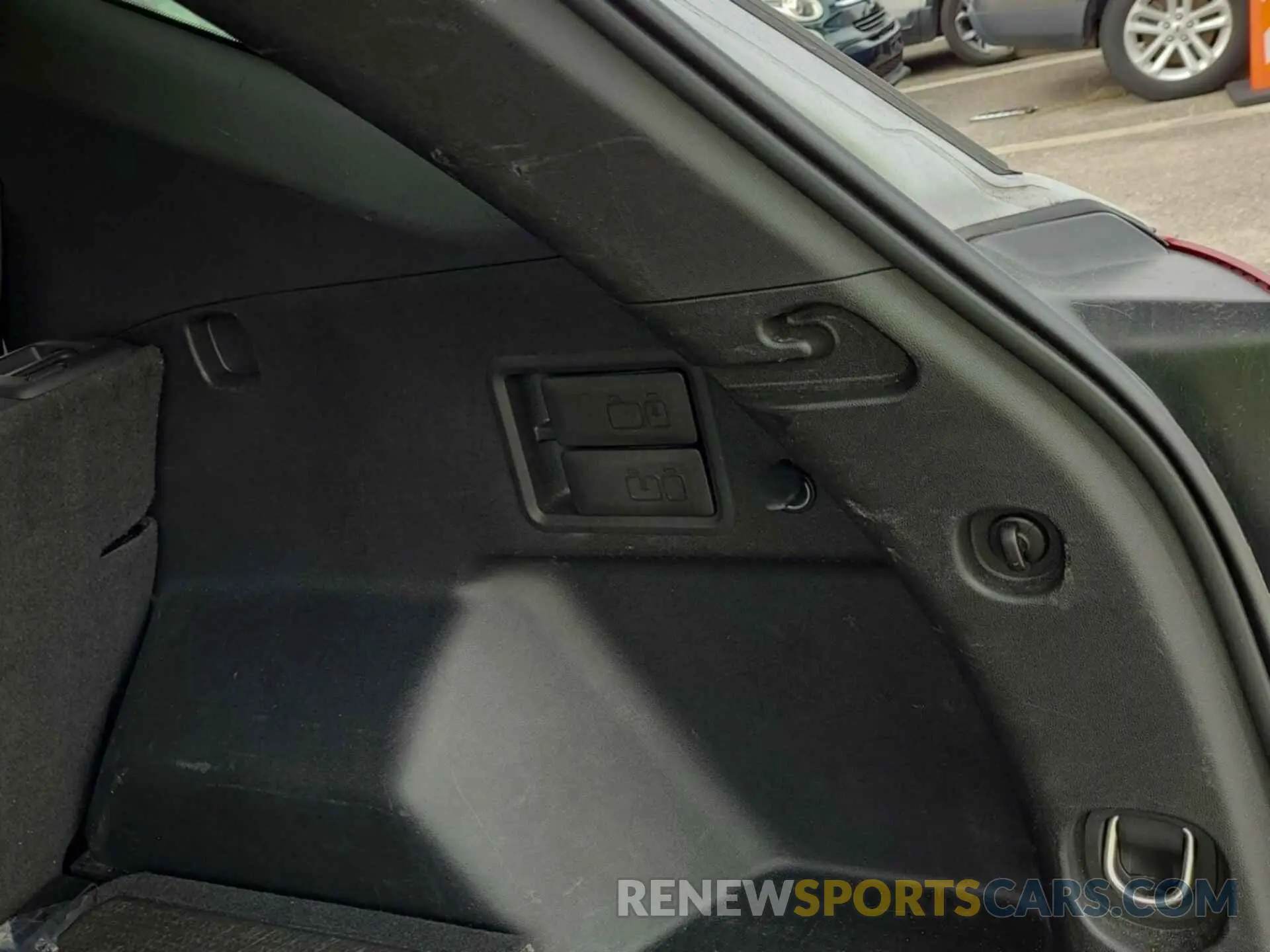 19 Photograph of a damaged car 2GNAXTEV4K6258657 CHEVROLET EQUINOX 2019