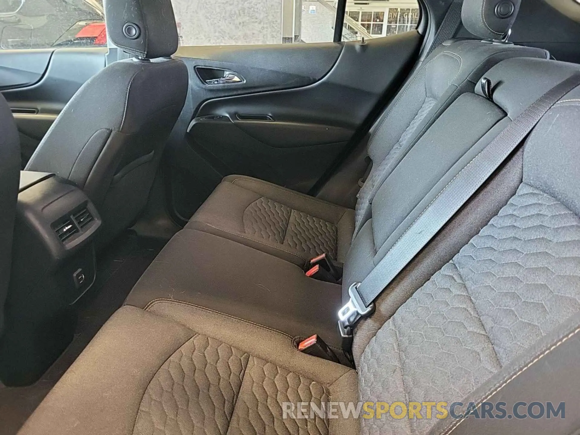 24 Photograph of a damaged car 2GNAXTEV4K6259307 CHEVROLET EQUINOX 2019