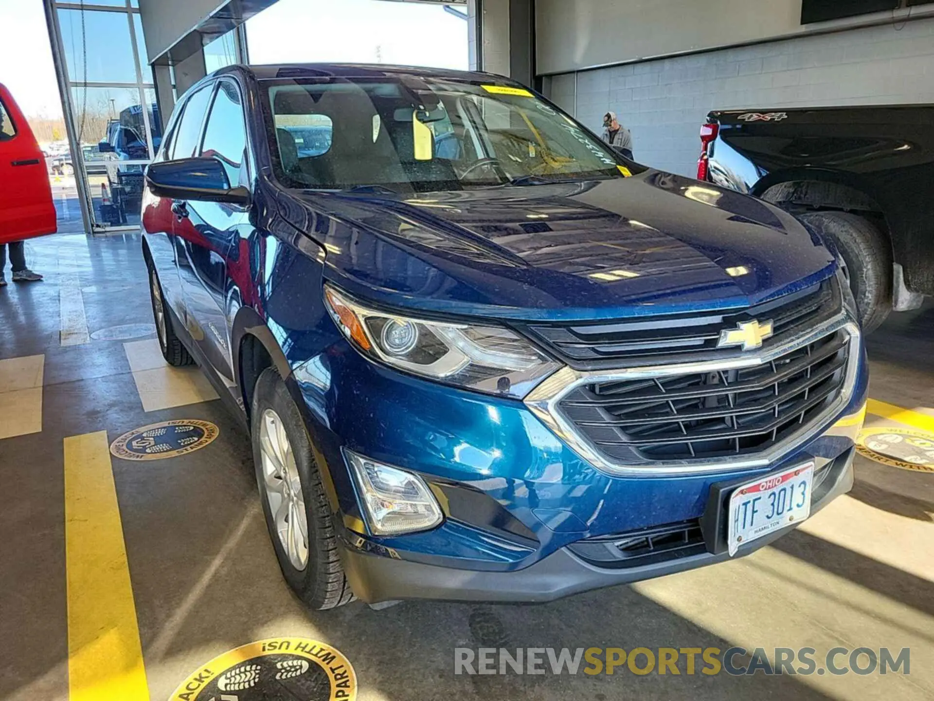 27 Photograph of a damaged car 2GNAXTEV4K6259307 CHEVROLET EQUINOX 2019