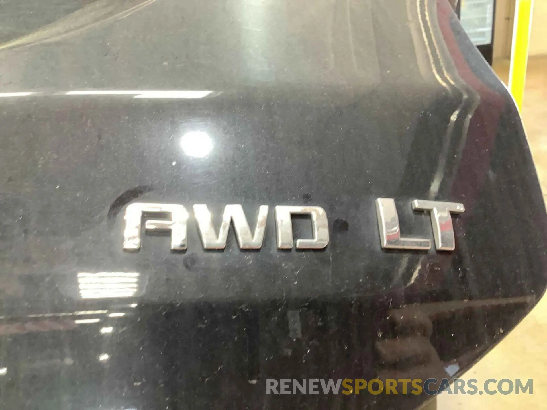 19 Photograph of a damaged car 2GNAXTEV4K6259596 CHEVROLET EQUINOX 2019