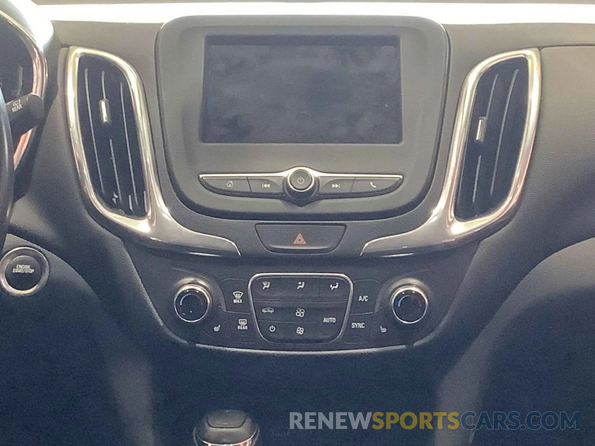 28 Photograph of a damaged car 2GNAXTEV4K6259596 CHEVROLET EQUINOX 2019